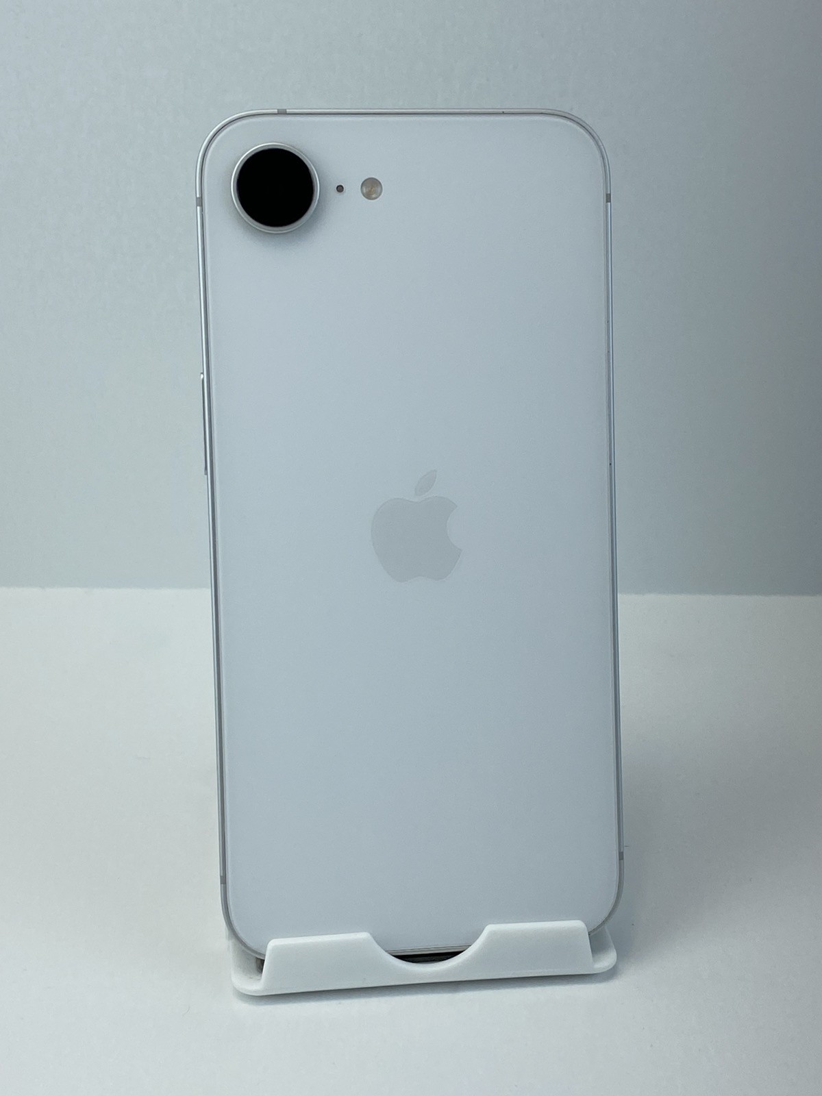 Apple iPhone 16e A3212 128GB White 94% battery health Unlocked phone