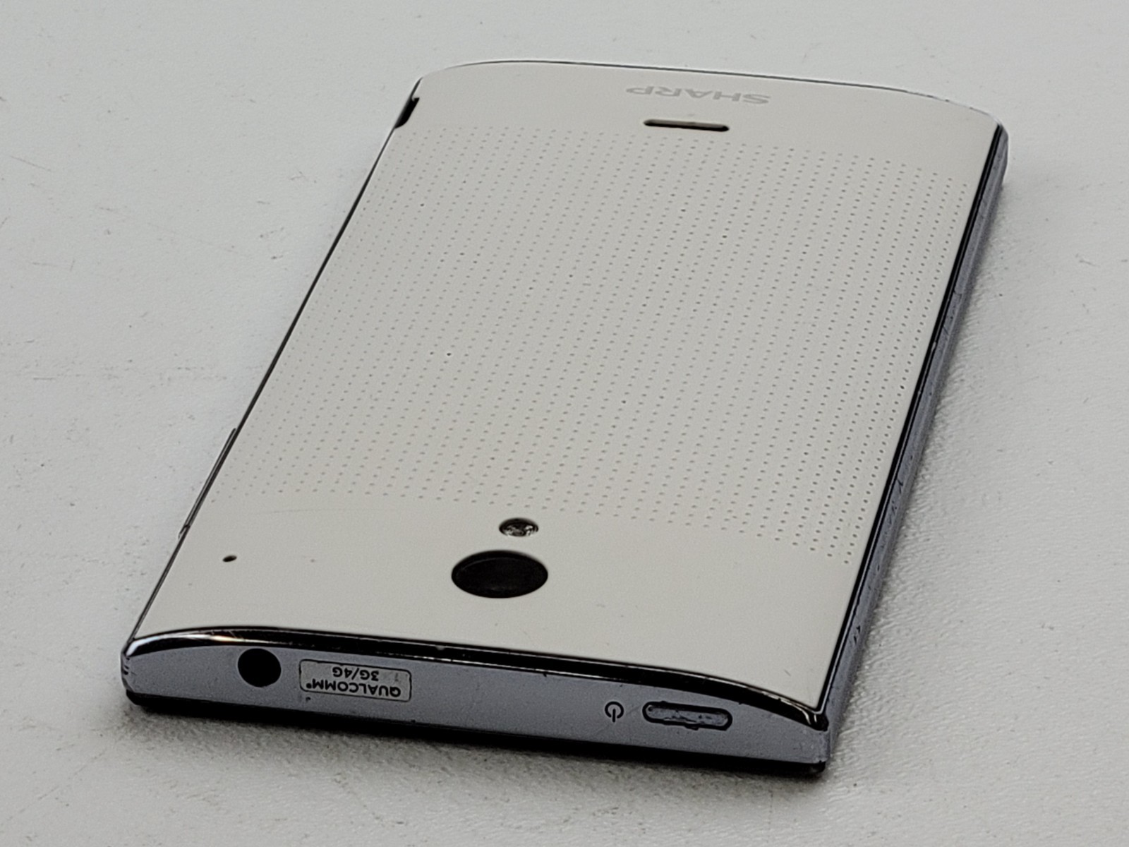 Sharp Aquos Crystal (306SH) 4GB (Boost Mobile) – POOR CONDITION – H6686