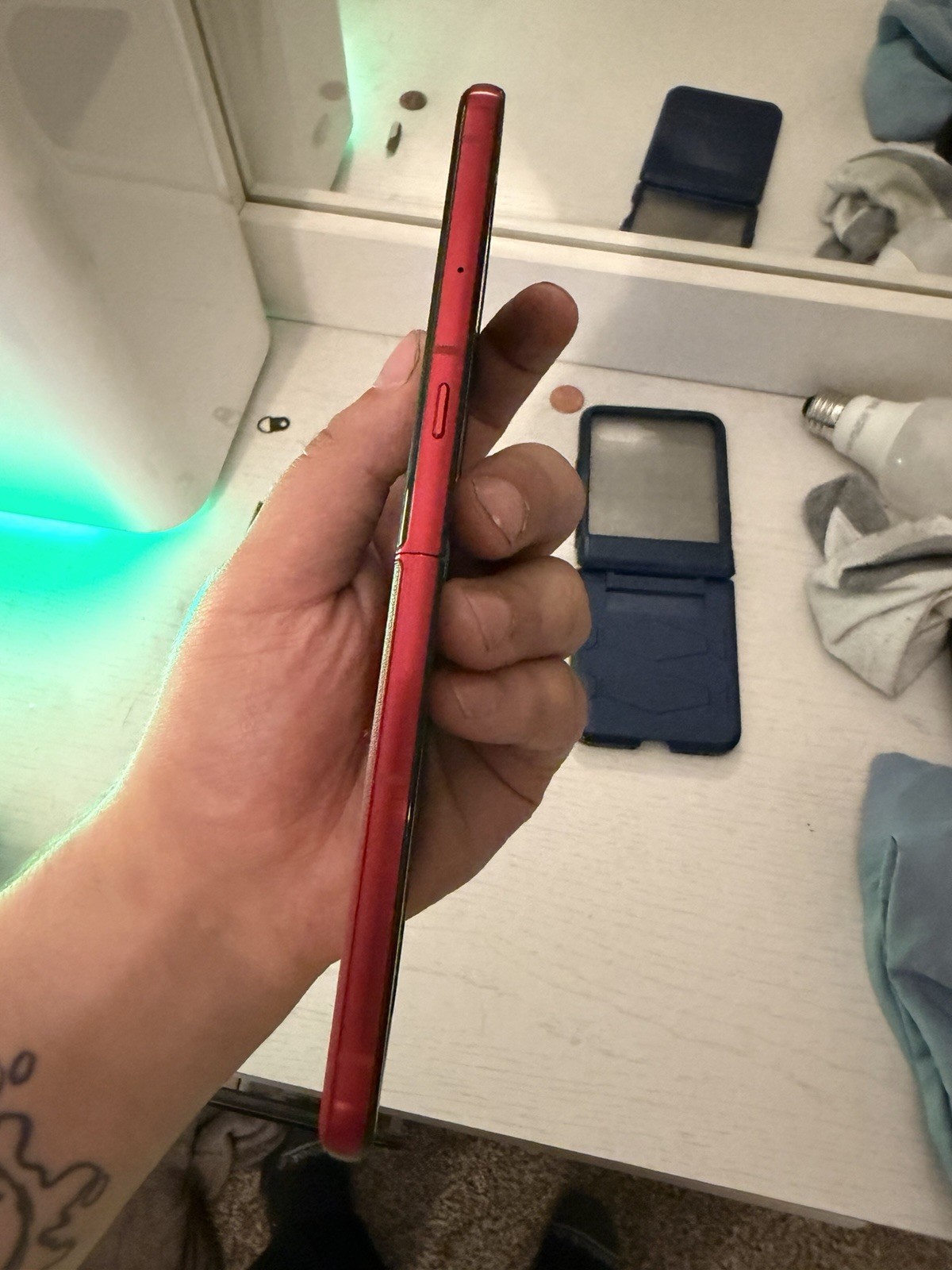 Moto Razr Ultra 2025 Rio Red 512GB (Locked to AT&T) Excellent Condition
