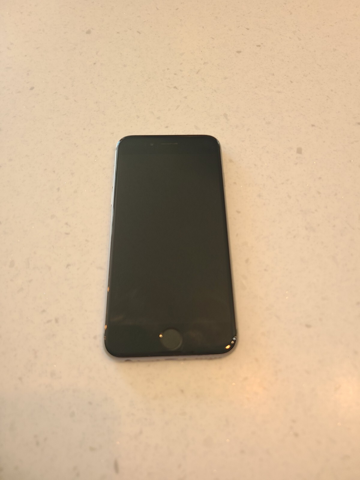 Apple iPhone 6s – 16GB – Space Gray (Unlocked) A1688 (CDMA + GSM)