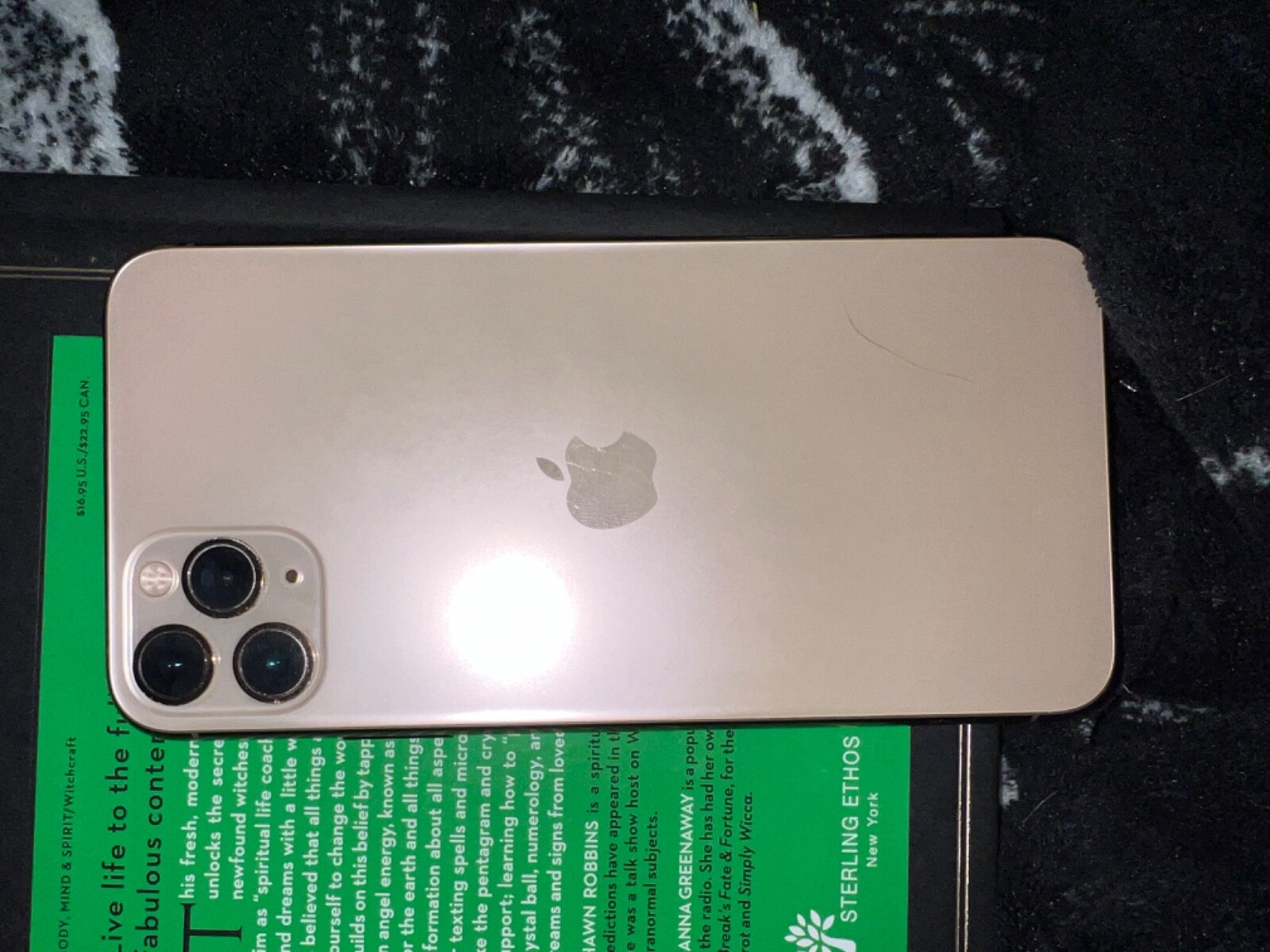 Apple iPhone 11 Pro Max – 64GB – Gold (Sprint) A2161 (CDMA + GSM)