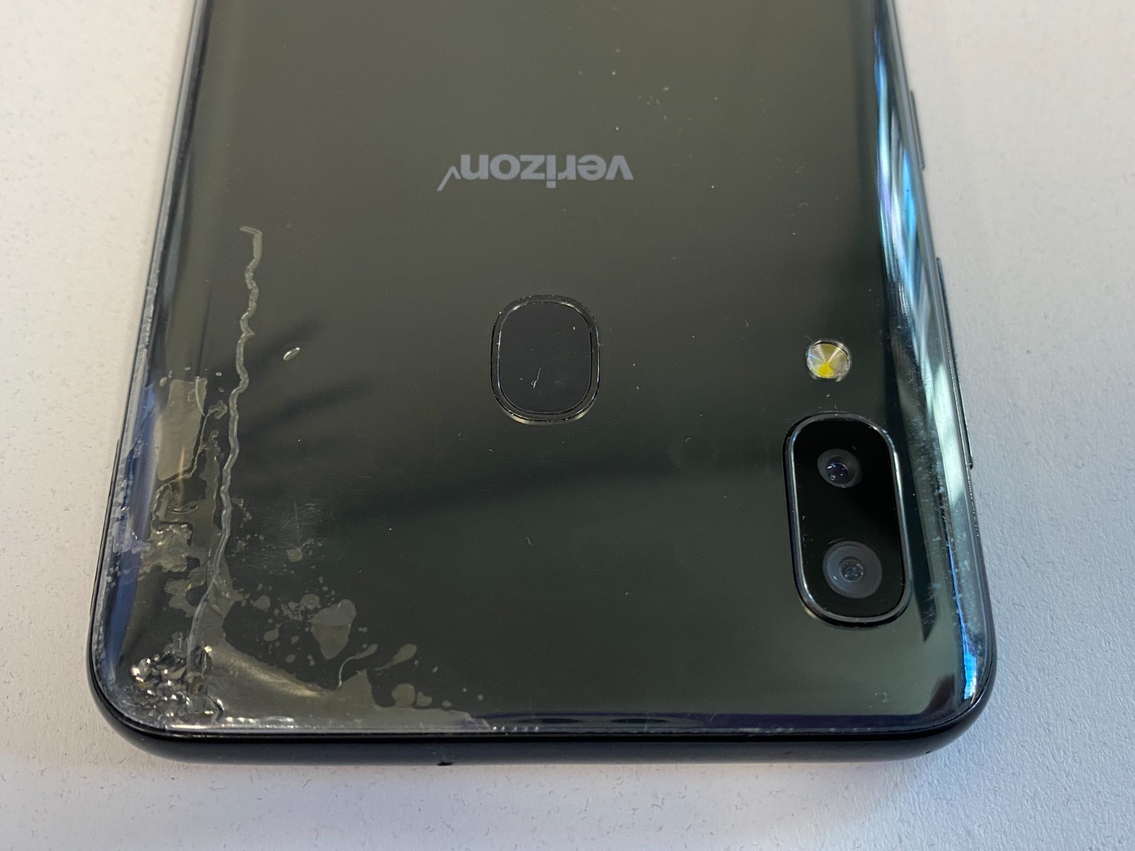 Samsung Galaxy A20 32GB SM-A205U Verizon Black – Back Panel Damage PARTS
