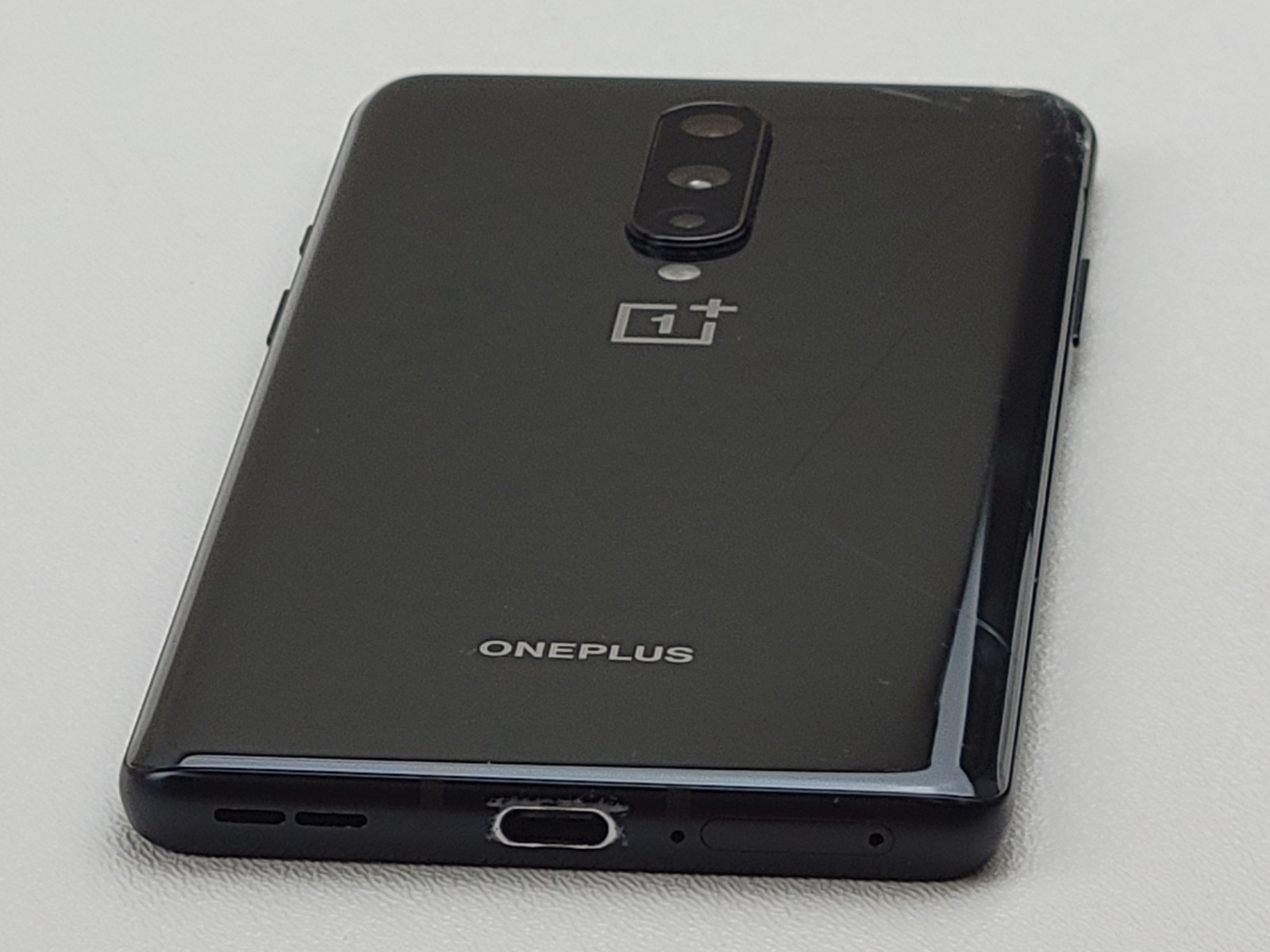 OnePlus 8 (IN2017) 128GB (GSM Unlocked) (T-Mobile) – POOR CONDITION – H7424