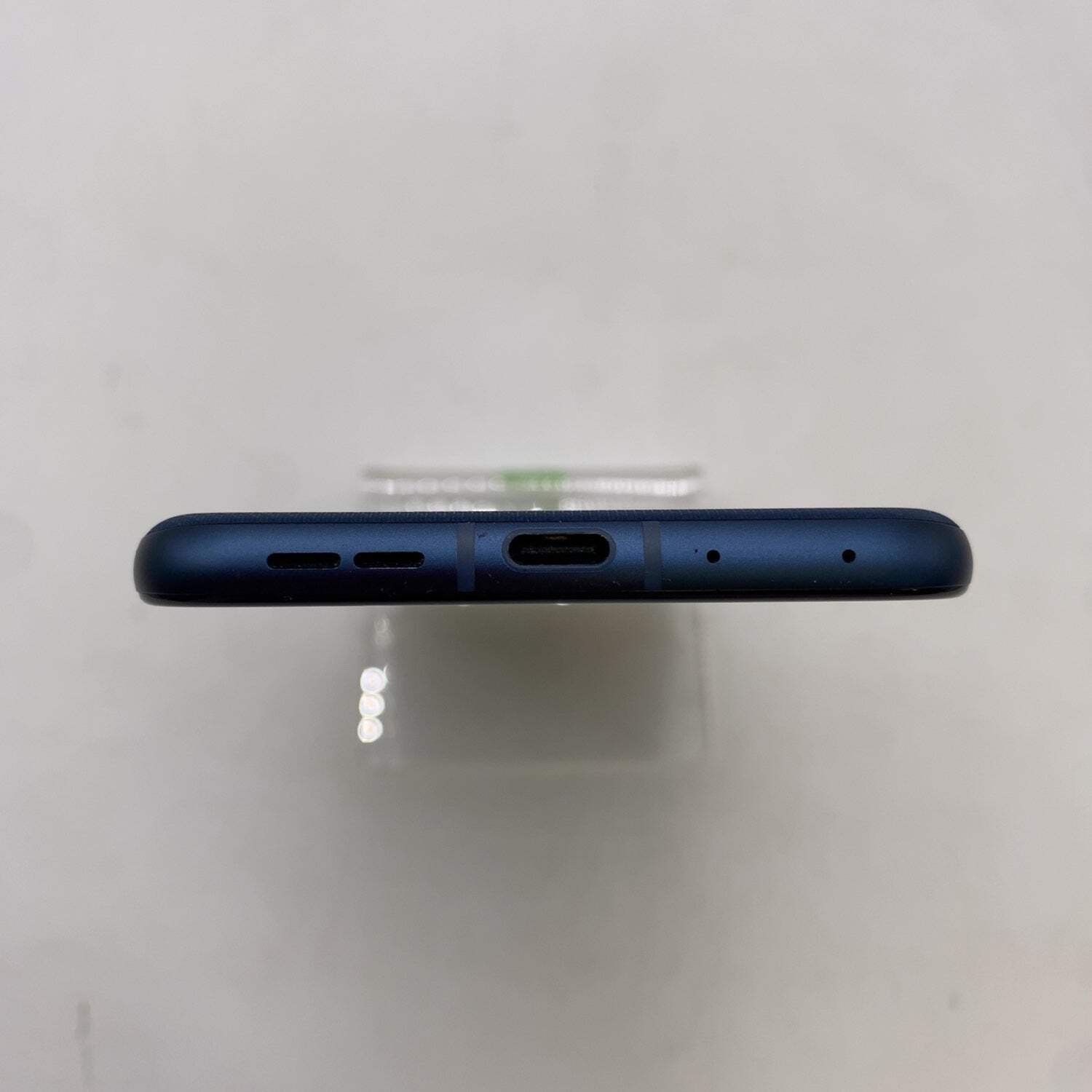 Factory Unlocked Motorola Razr 256GB Android 16 Navy Blue XT2553-1