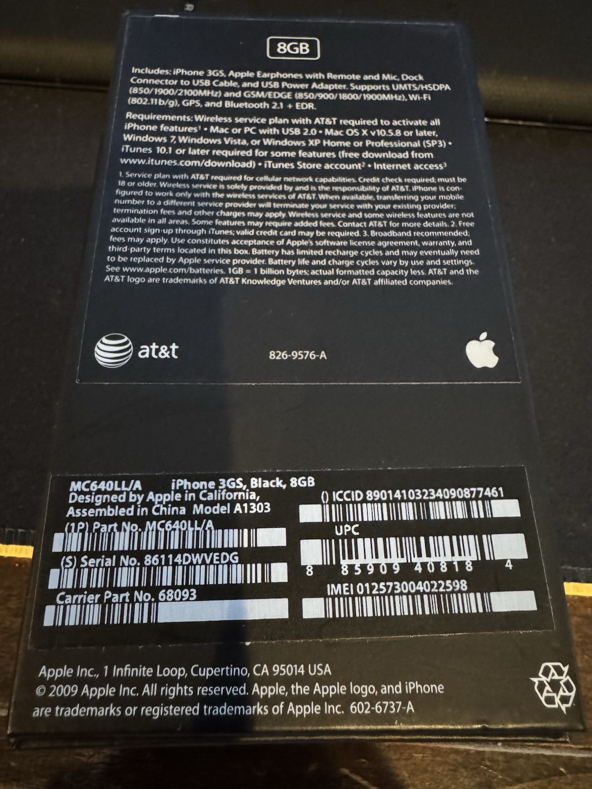Collectable iPhone 3Gs 8GB AT&T Black MC640LL/A in Original box w/ accessories