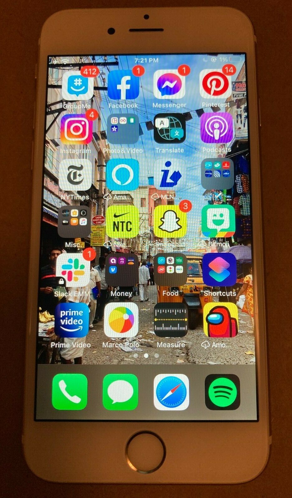 Apple iPhone 6s – 64GB – Gold (Unlocked) A1688 (CDMA + GSM)