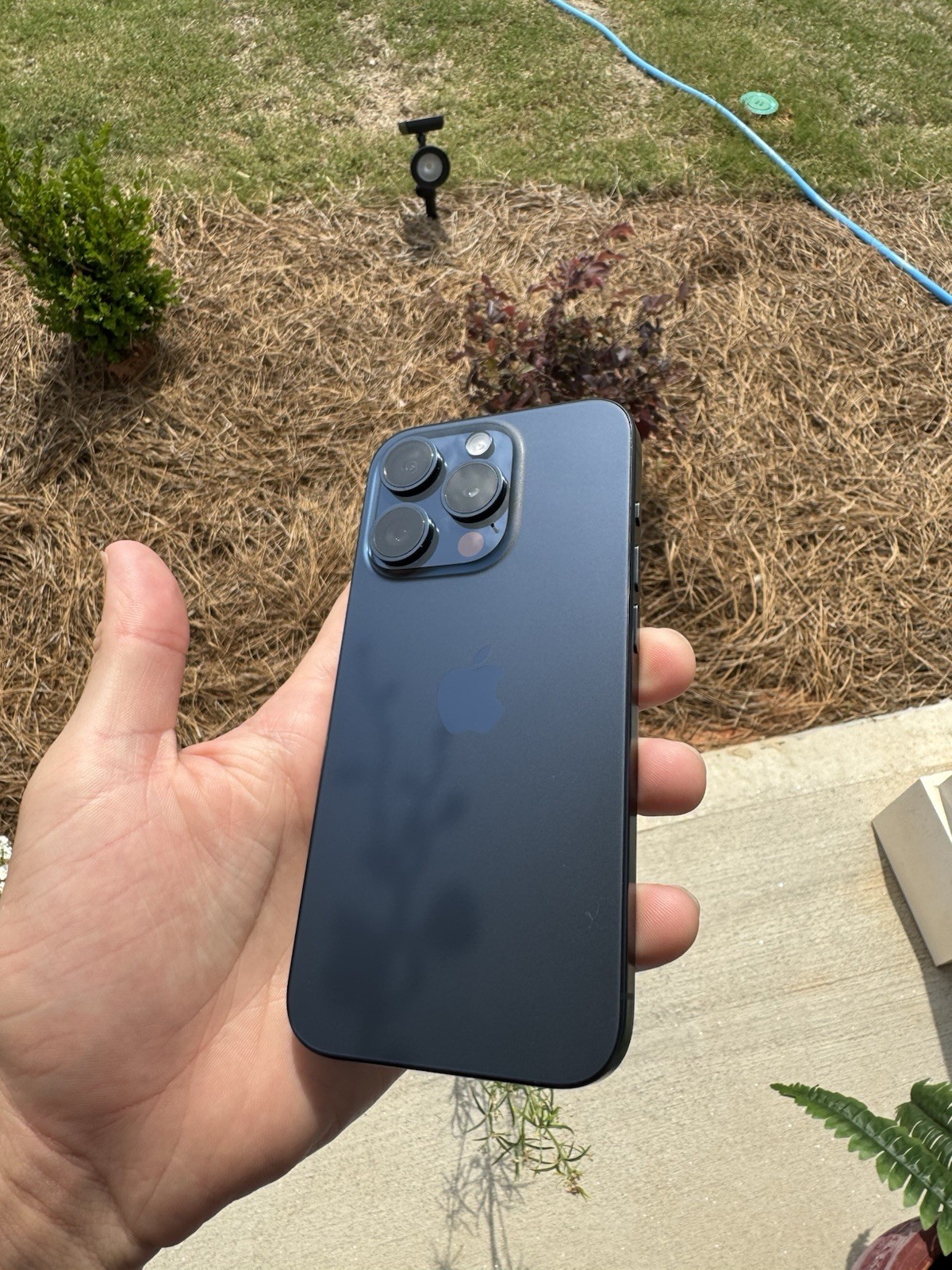 Apple iPhone 15 Pro Smartphone 48MP Triple Rear Camera
