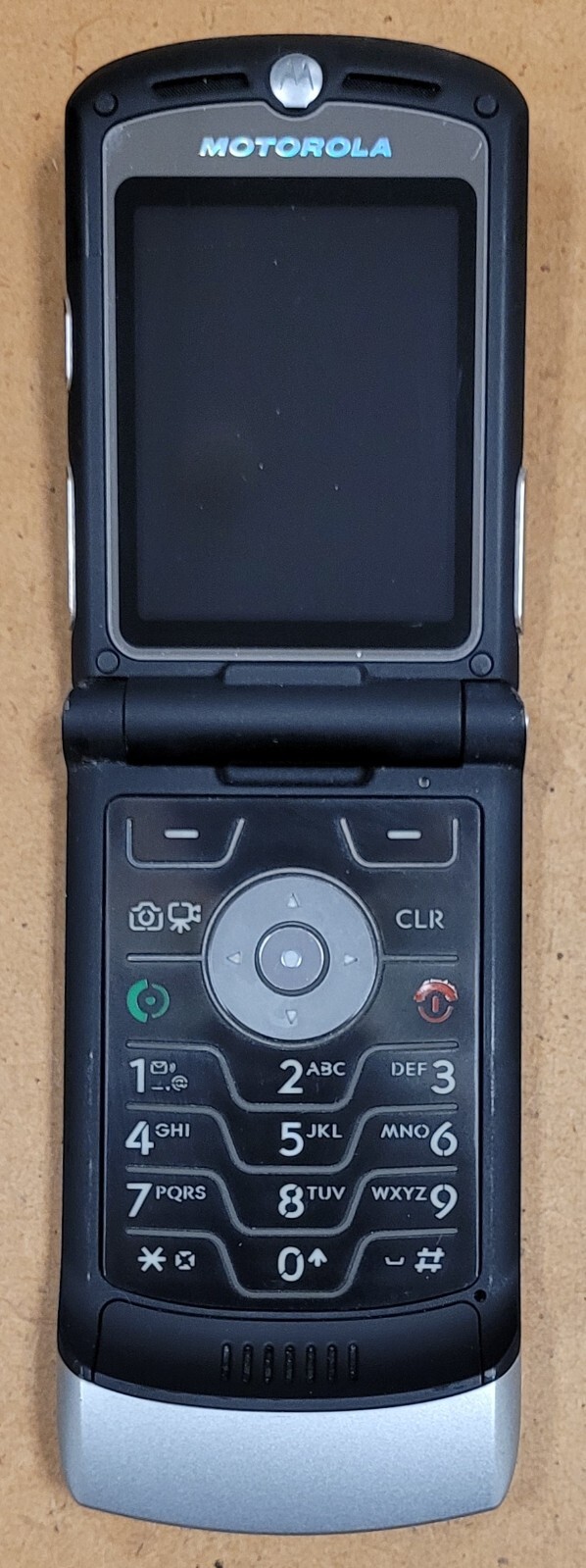 Motorola RAZR V3m – Silver and Black ( Verizon ) Cellular Flip Phone – READ