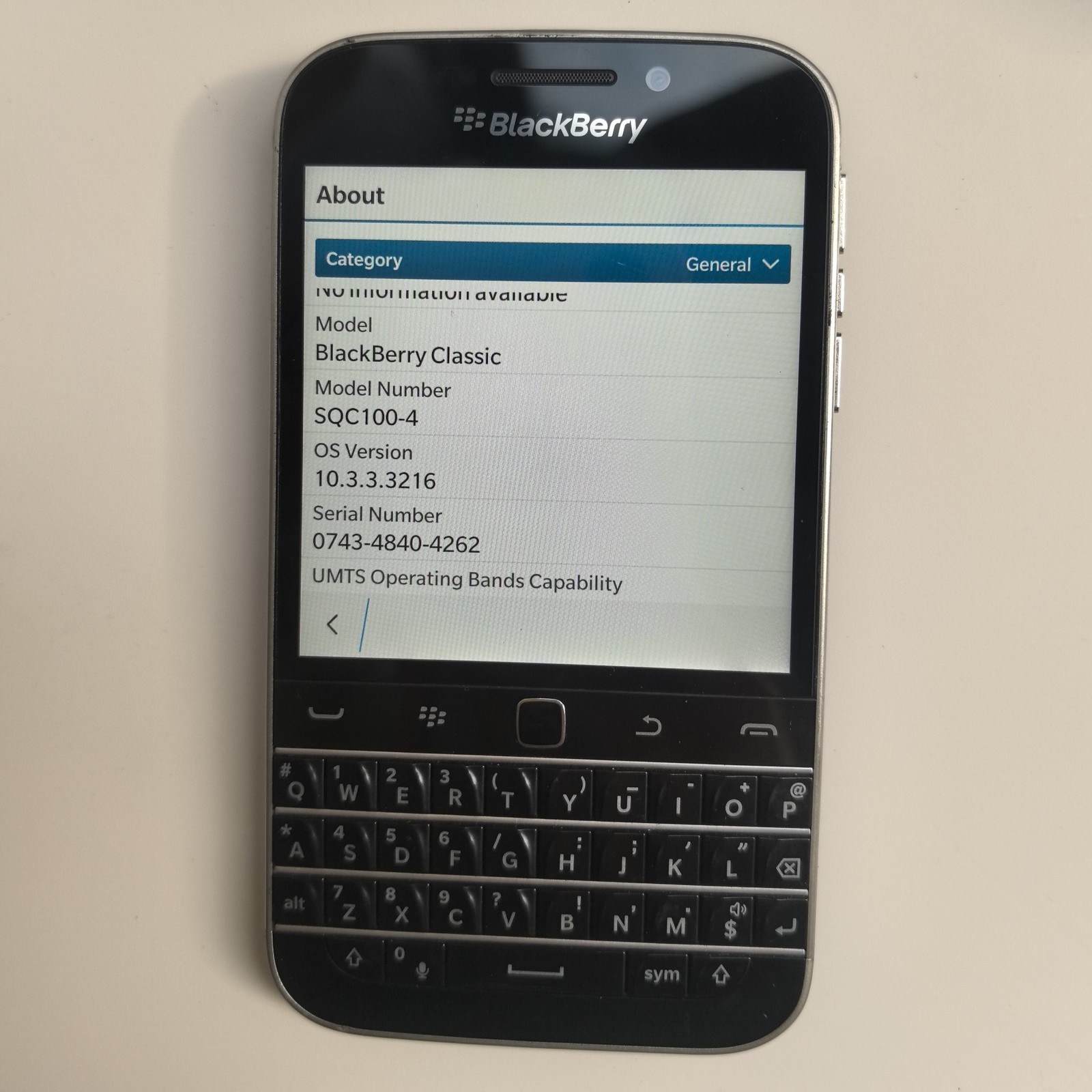 BlackBerry Classic Q20 Unlocked 16GB Keyboard Smartphone