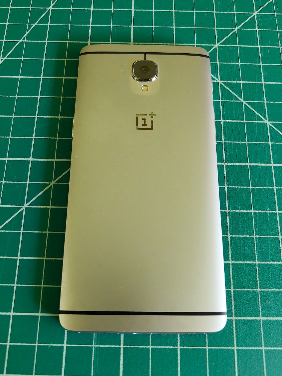OnePlus 3, Dual SIM, 64 GB, Graphite, Unlocked – Very Good Condition