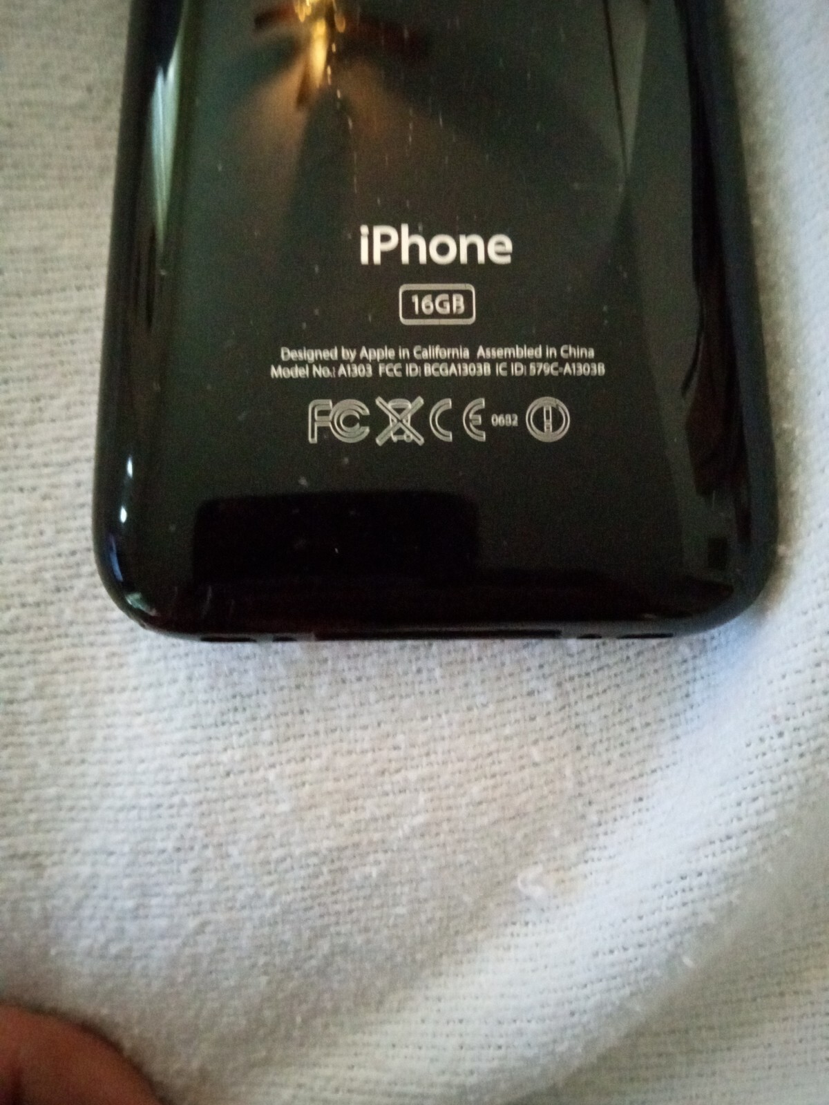Apple iPhone 1st Generation – 16GB – Black (Unlocked) A1203 (GSM)