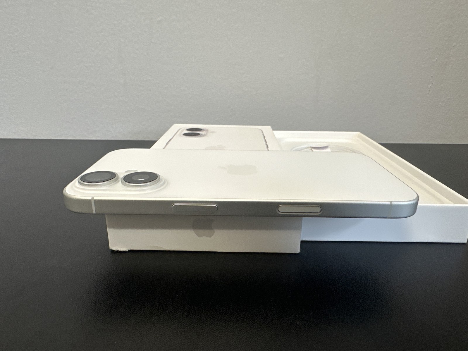 Apple iPhone 16 Plus 128GB White Unlocked Excellent (90% Battery) Original Box