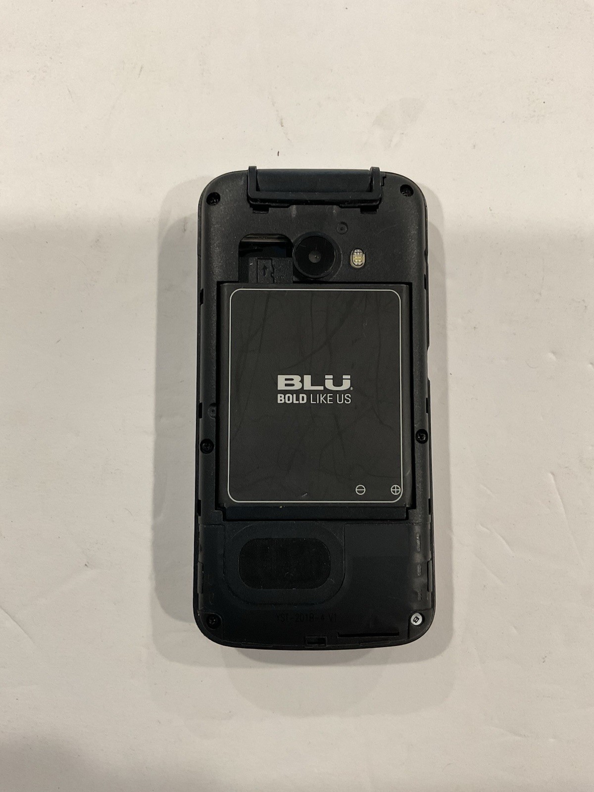Rare Worldwide BLU Diva Flex 3G Dual Sim GSM QUAD Band Small Flip Cell Phone