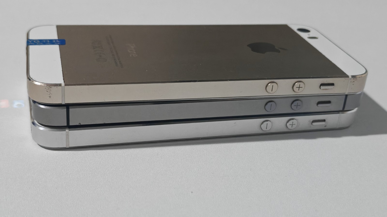 Apple iPhone 5s Unlocked 16 GB/32 GB/64 GB Gold Gray Silver Good Condition