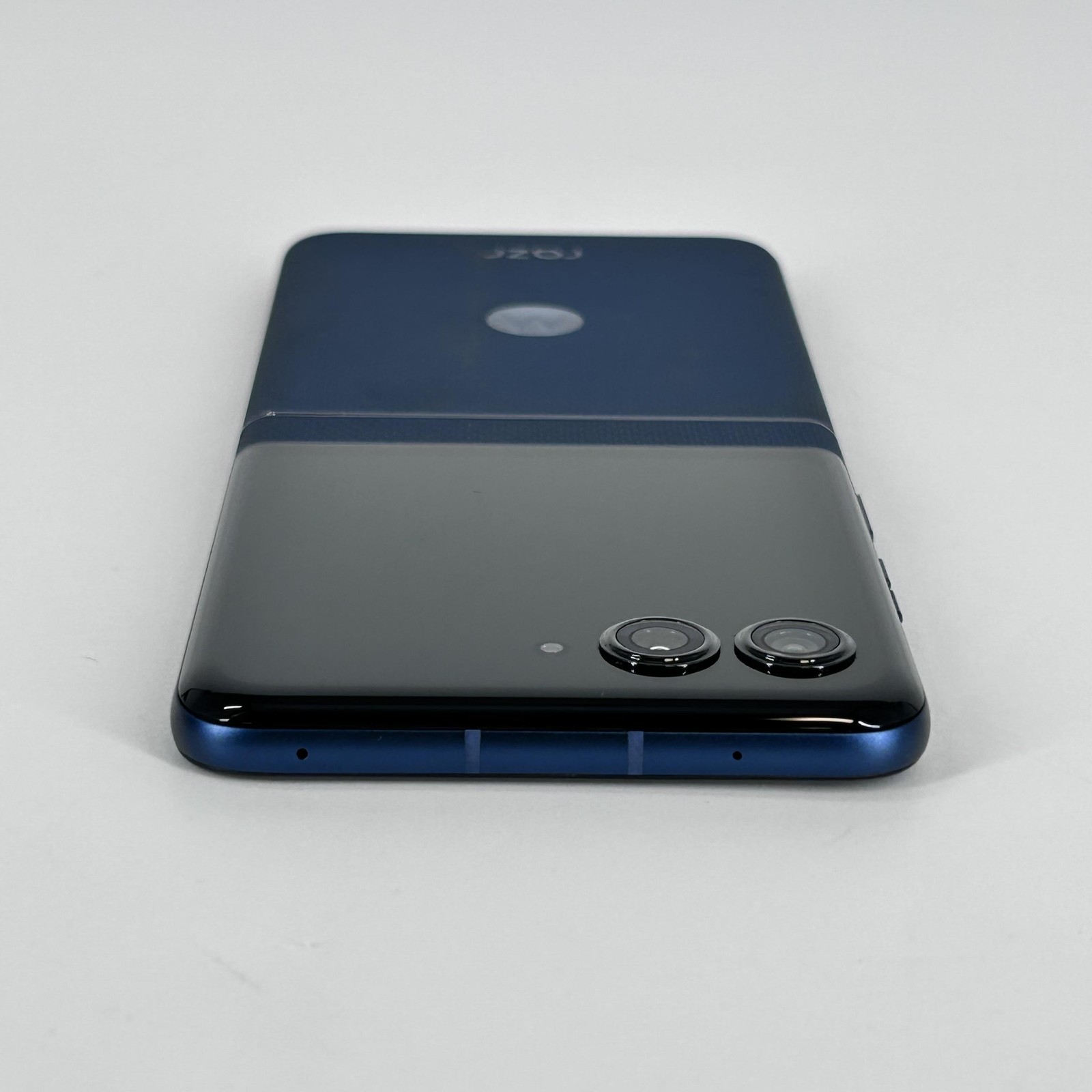 Motorola Razr (2025) Gibraltar Sea 256GB – Spectrum – Good Condition