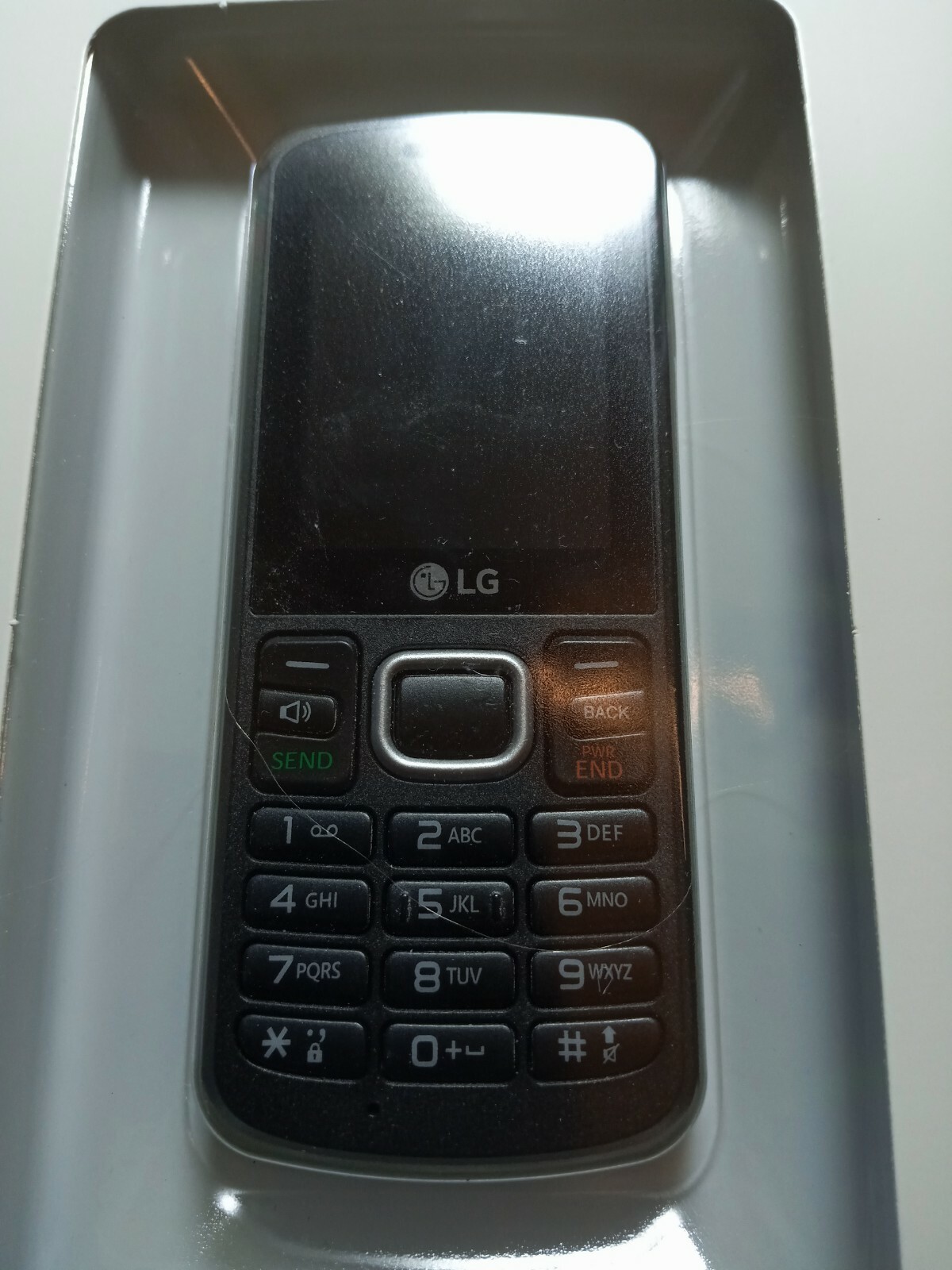 Tracfone LG 109c 3G 3.5″ Screen 4 GB Micro SD GPS Bluetooth in Box