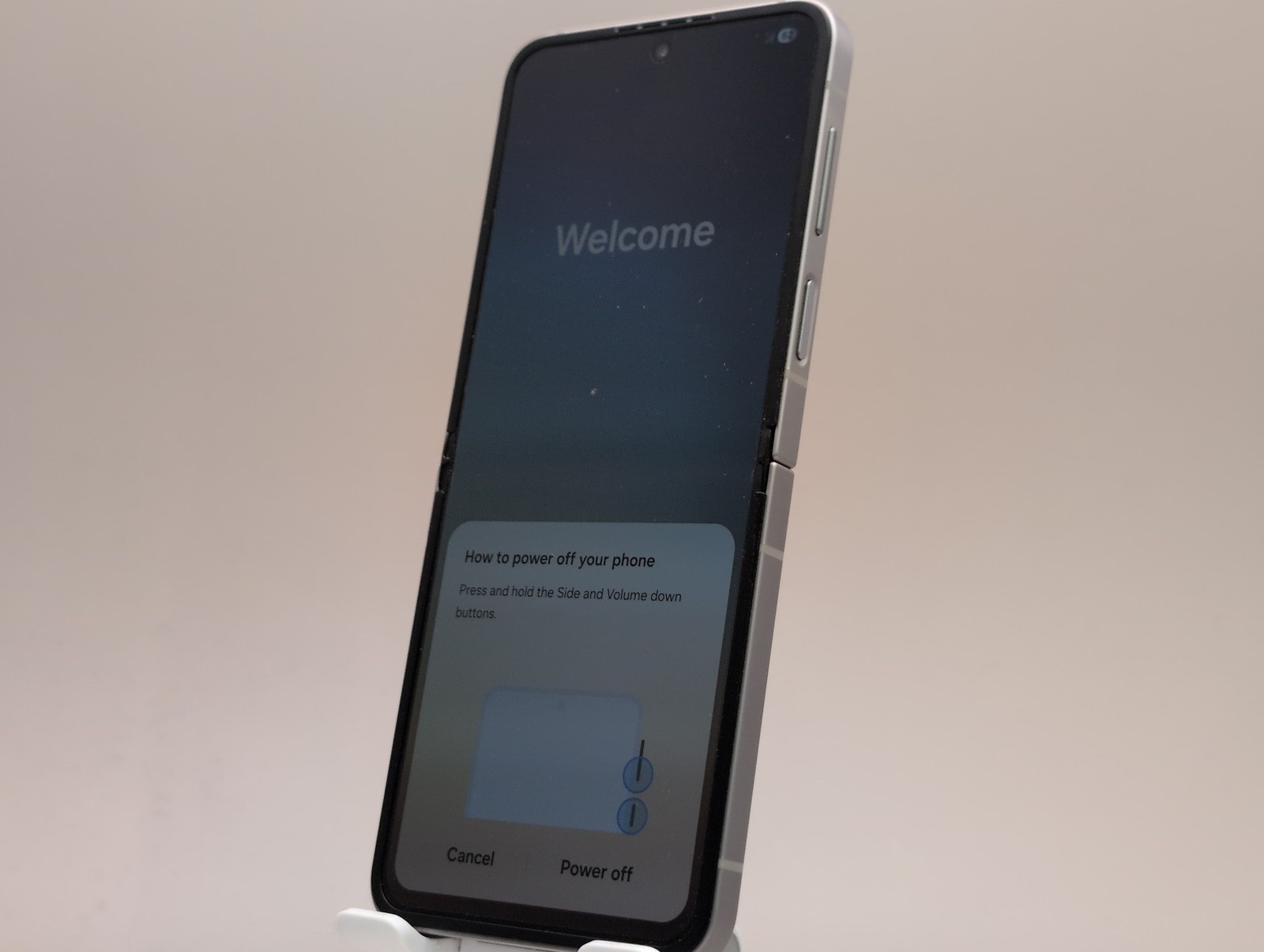 Samsung Galaxy Z Flip6 SM-F741U 512GB Silver Shadow Verizon Only W088175