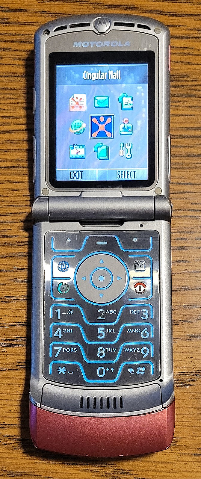 Motorola RAZR V3 – Pink ( Cingular / Unlocked ) Very Rare GSM Flip Phone – READ