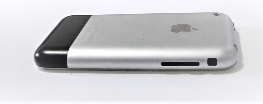 Apple iPhone 1st Generation – 16 GB – Black – A1203 (GSM) Collectable!