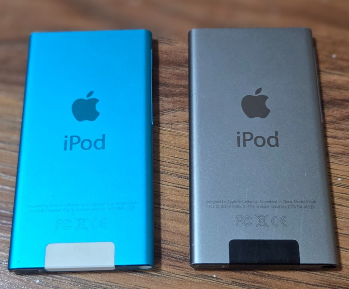 Bundle 2x Apple iPod Nano 7th Gen 16GB A1446 (Blue and gray) fully working