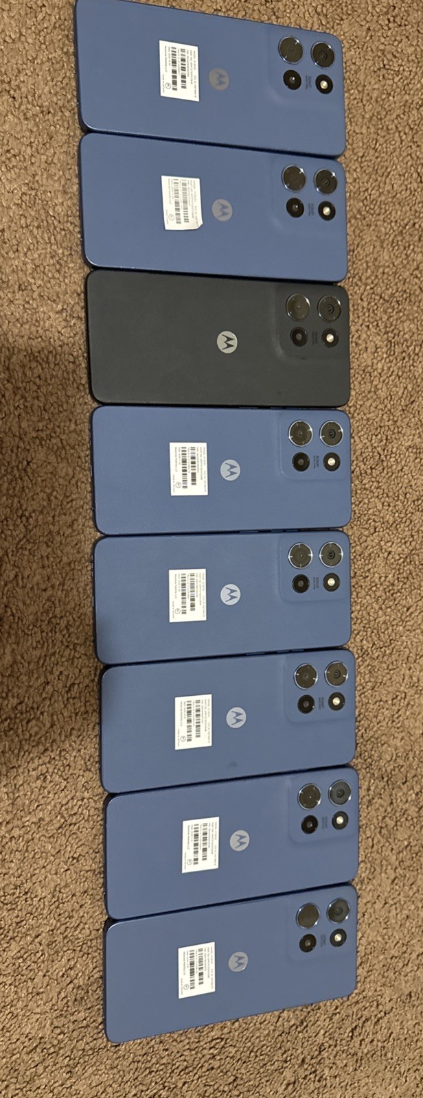 Lot of 8 Motorola Moto G 2025 (For Parts Only)