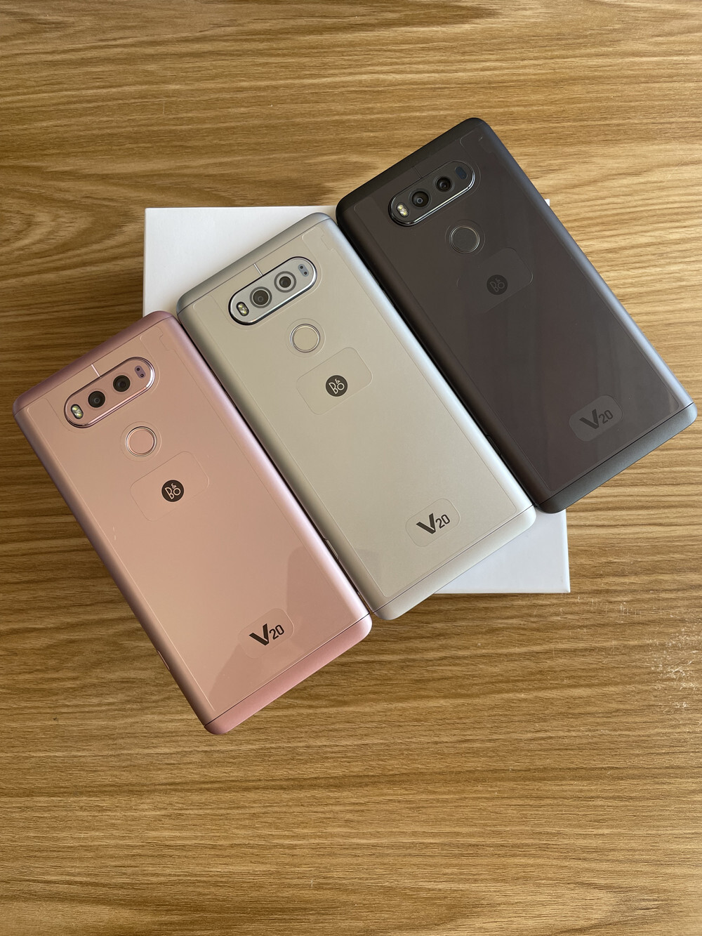 LG V20 H990DS Dual SIM Unlocked 64GB + 4GB Fingerprint 4G Smartphone- New Sealed