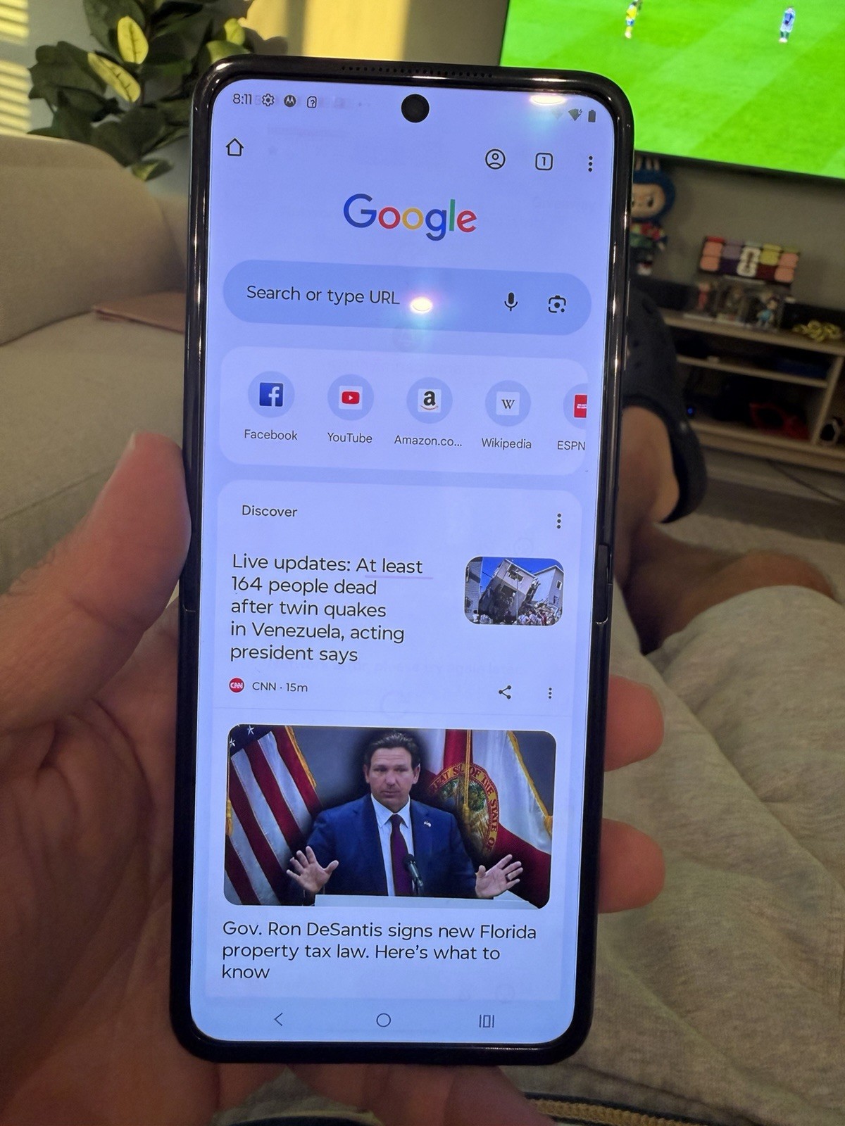 Motorola Moto Razr 2024 (XT2453) – 256GB 5G Koala Gray Unlocked