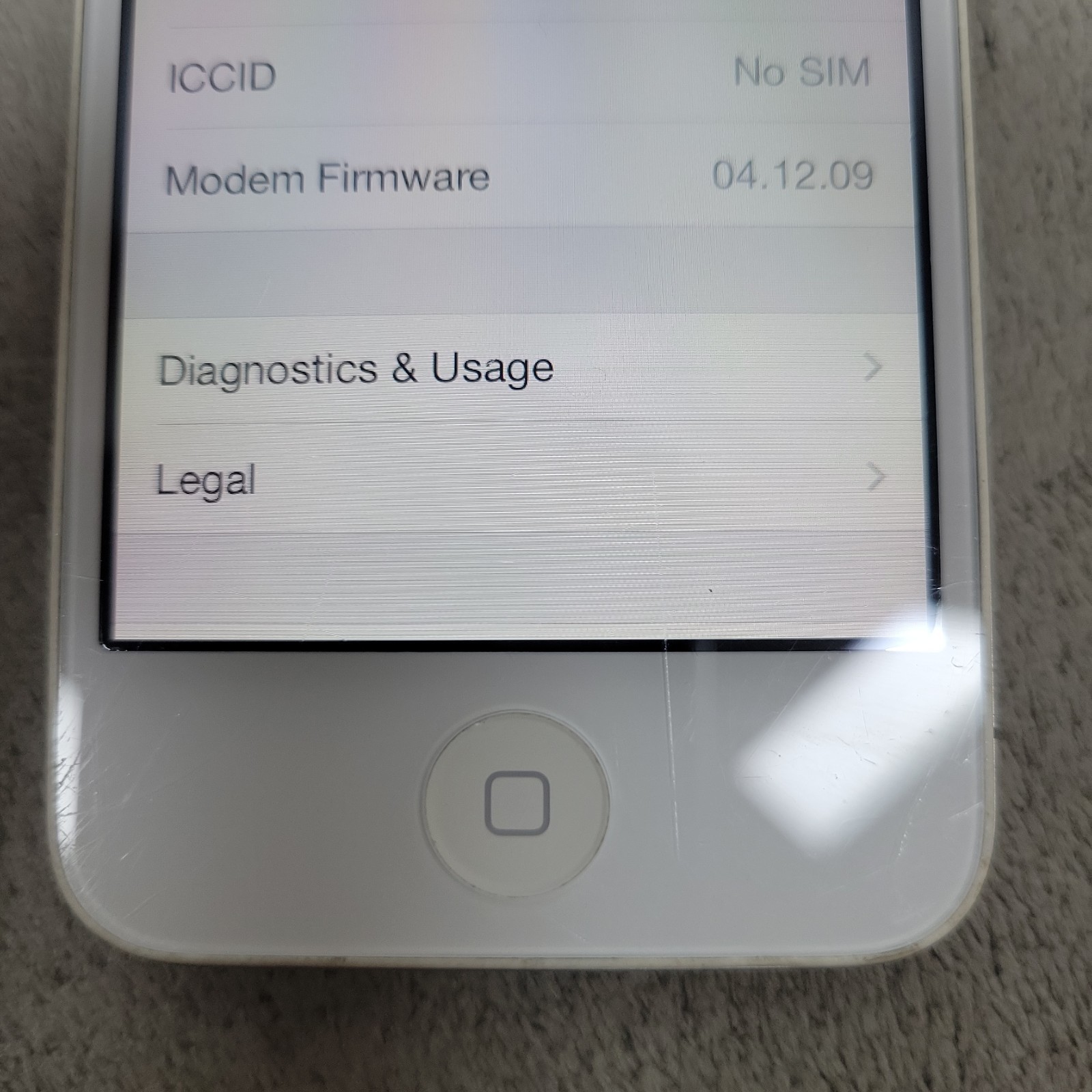 Apple iPhone 4 16GB White A1332 iOS 7.0.2 Works Cracked Back Read