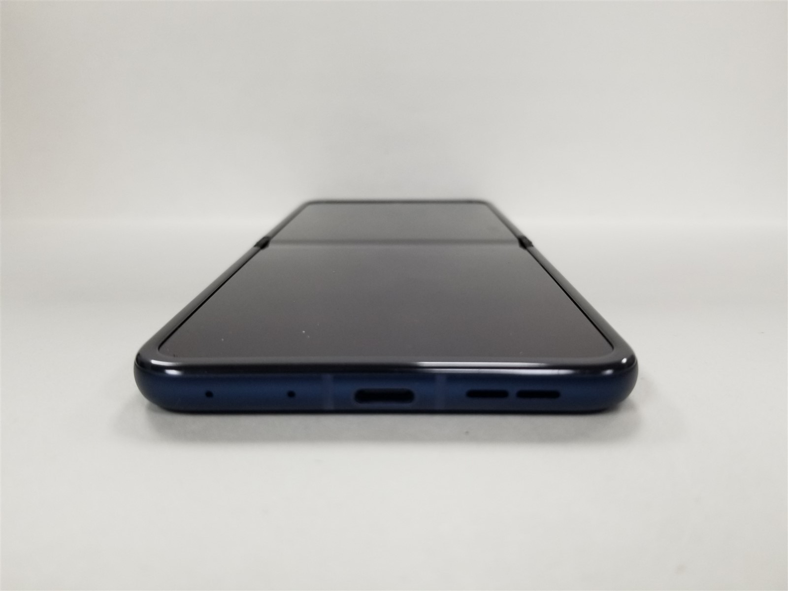 Motorola Razr 2025 256GB Blue XT2553-3 (Dish Wireless) Fully Functional DG6383