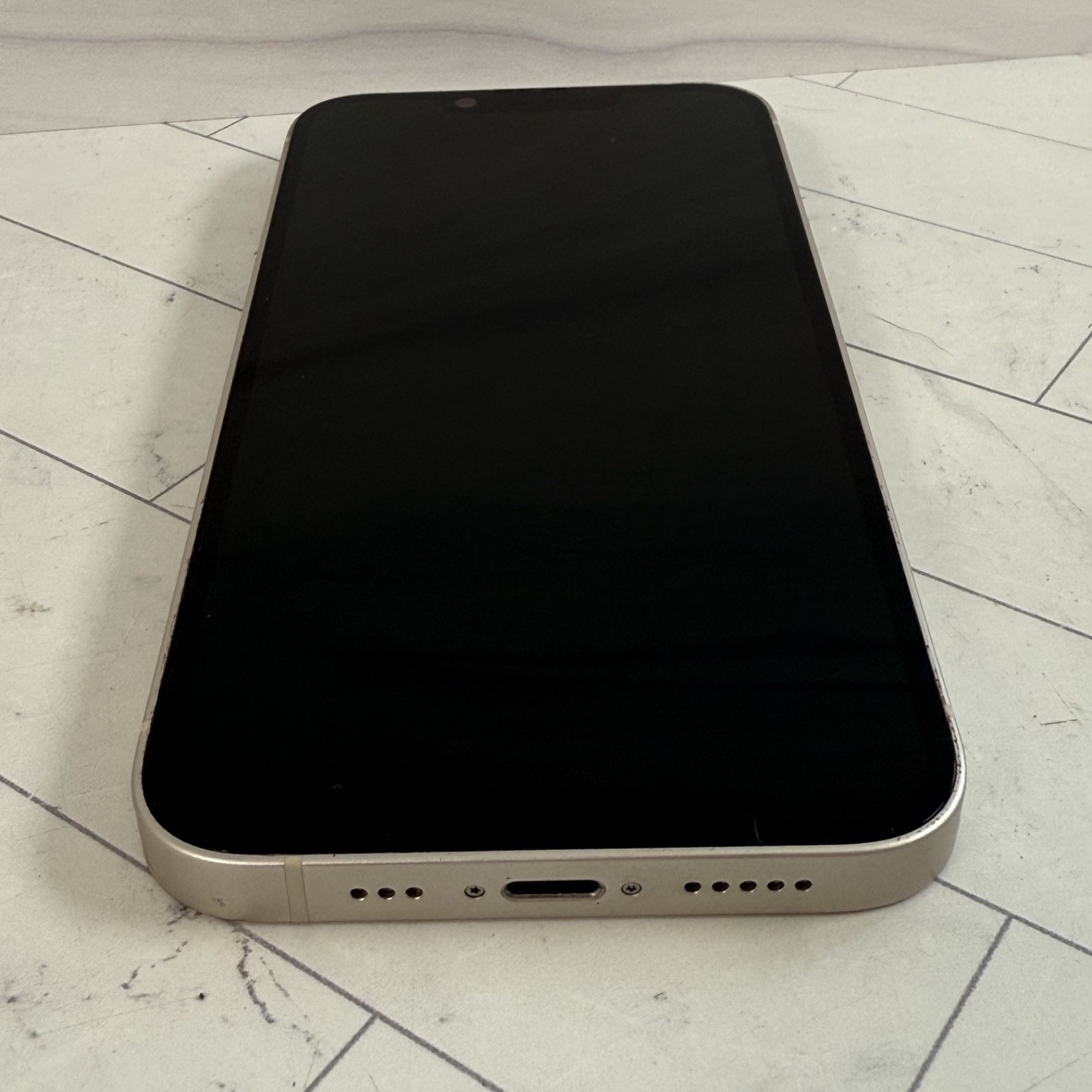 Apple iPhone 14 256GB White Unlocked Damaged LCD Screen & Cracked Back #H295