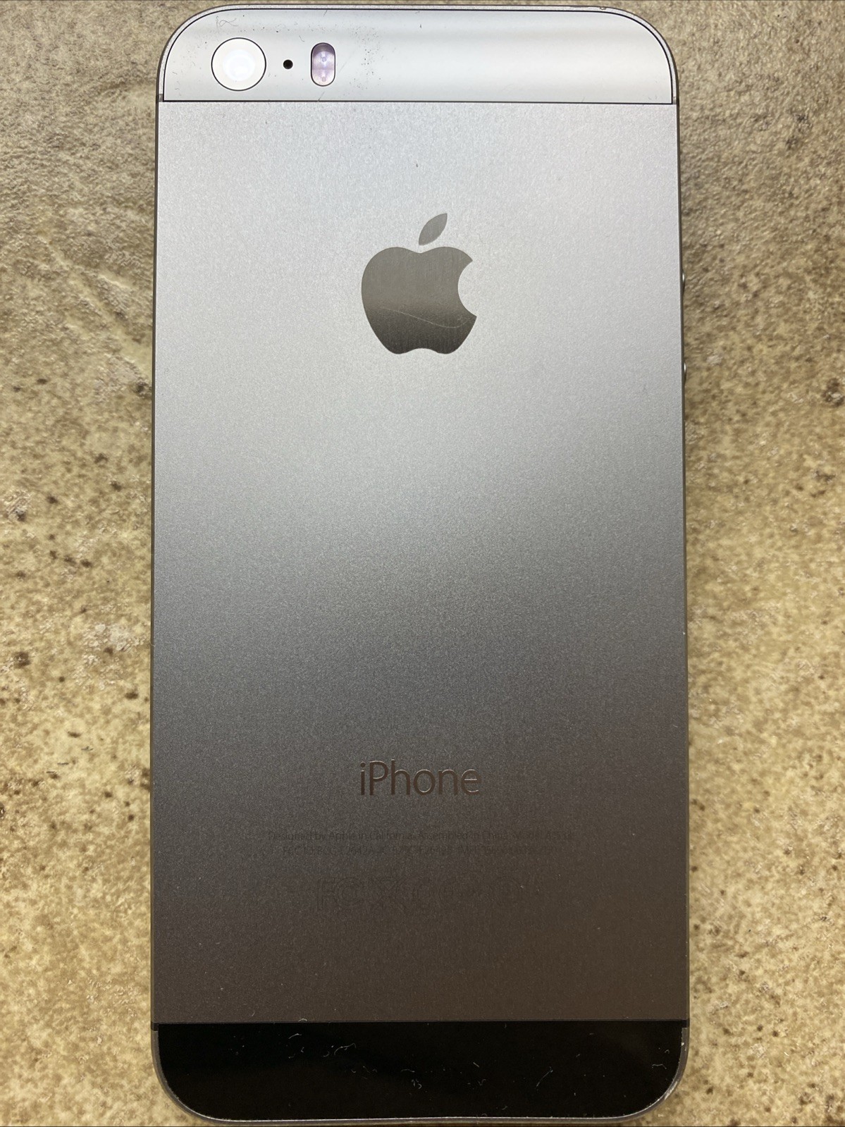 Apple iPhone 5s A1533 Silver 16GB UNLOCKED!