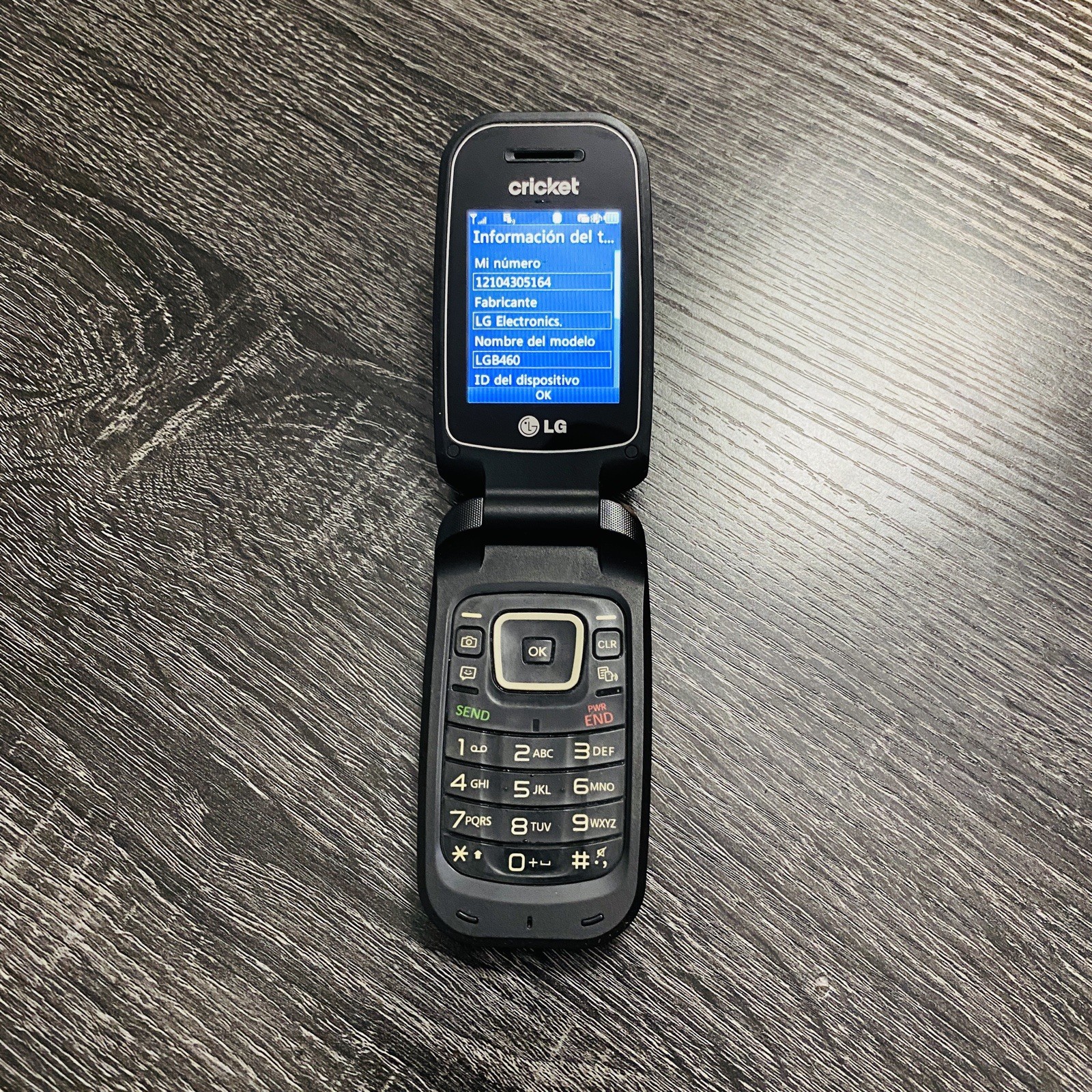 LG True B460 – Black and Gray ( Cricket ) Rare Cellular Flip Phone Works