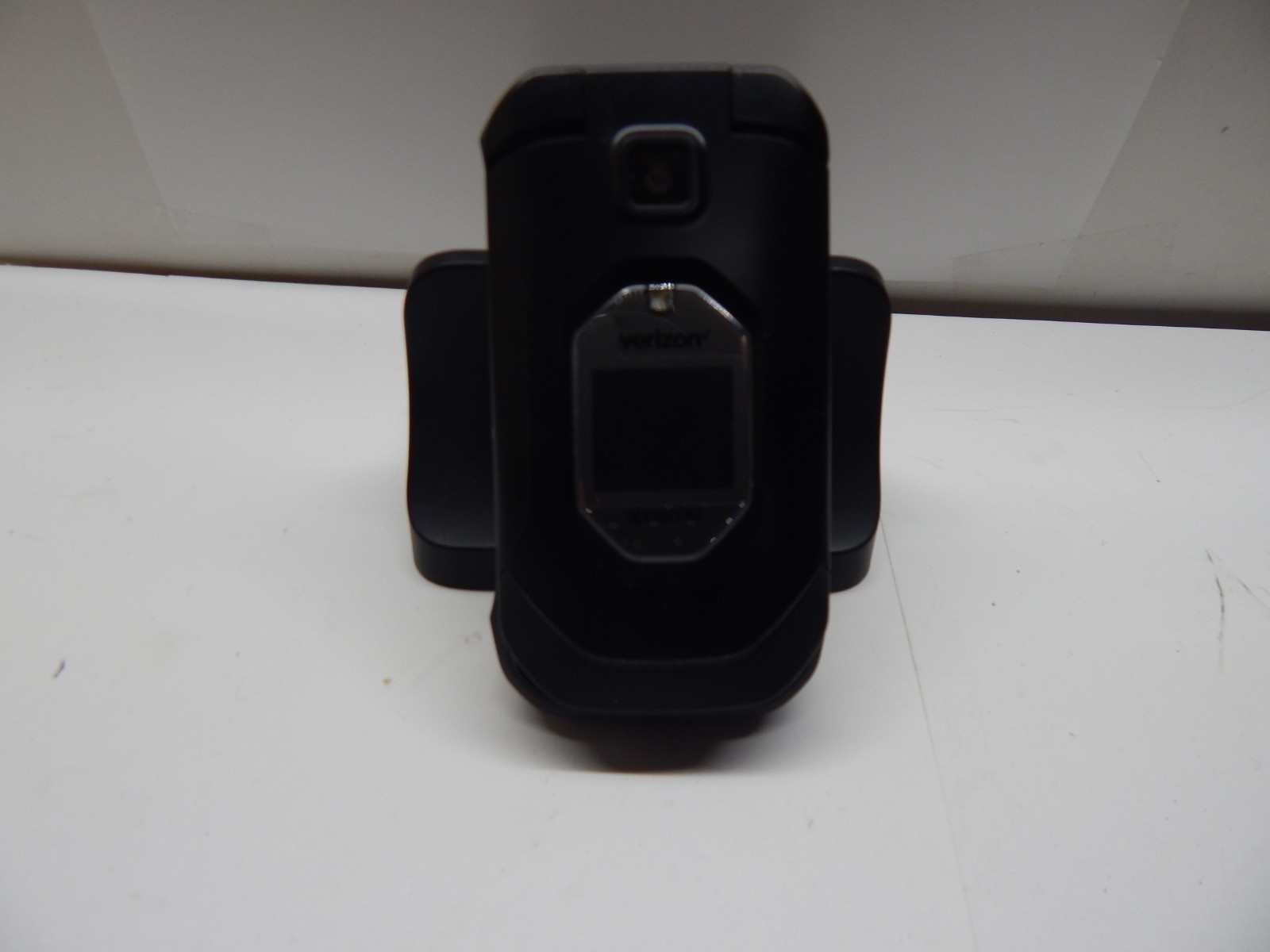 VERIZON KYOCERA DURAXV E4810 EXTREME FLIP PHONE 16GB RUGGED