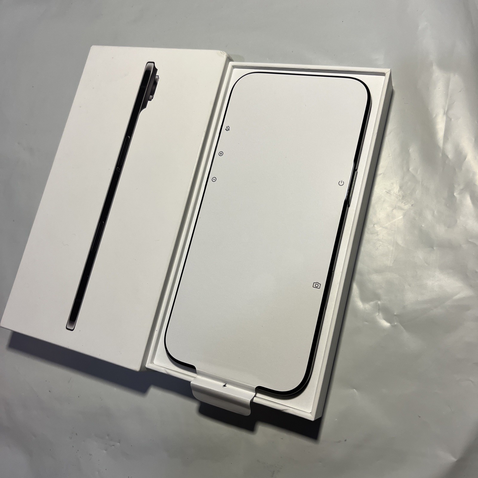 Apple iPhone 17 Air – 256GB ( Unlocked ) NEW (#625)