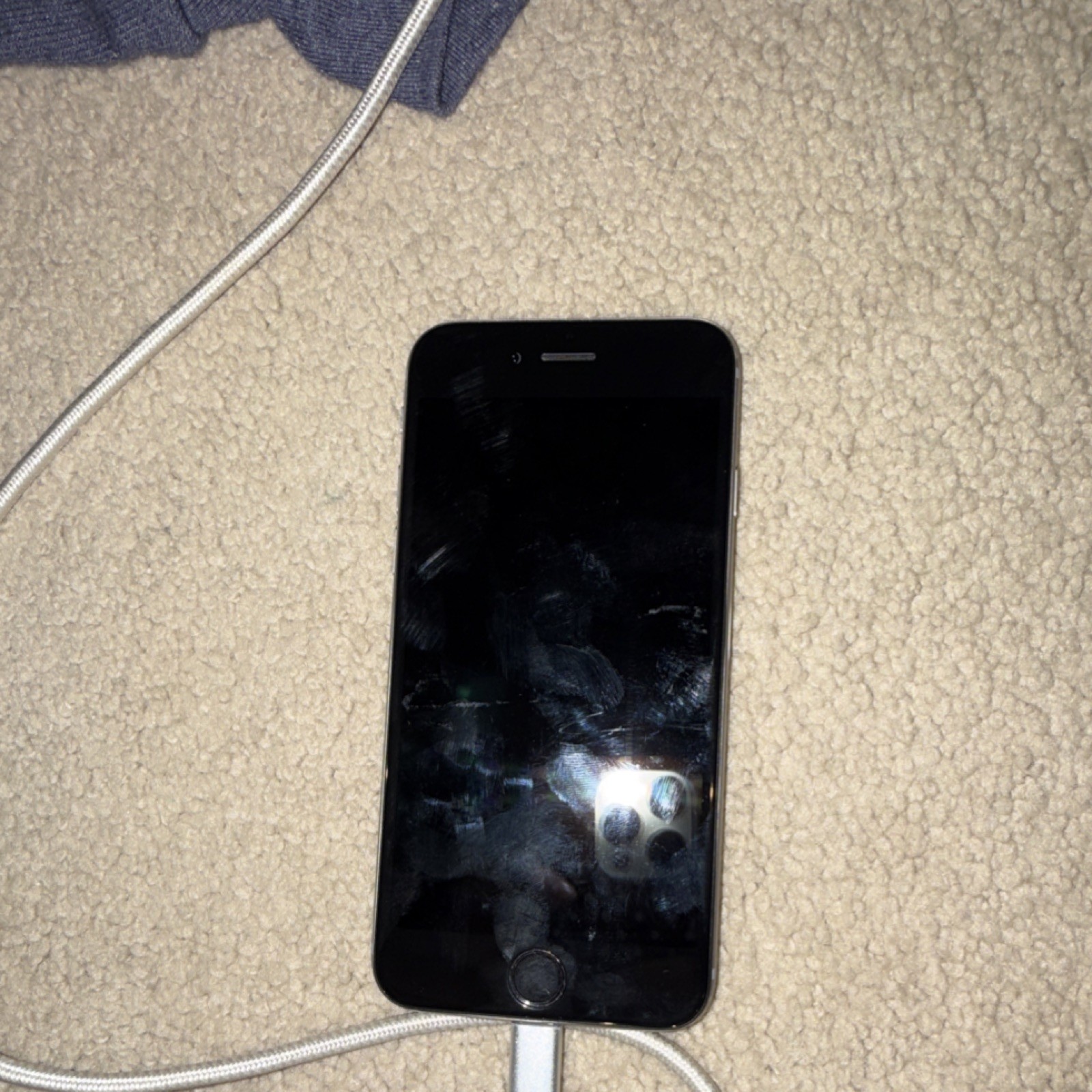 Apple iPhone 6 Silver 8MP Camera 4.7in iOS Wi-Fi Bluetooth Smartphone