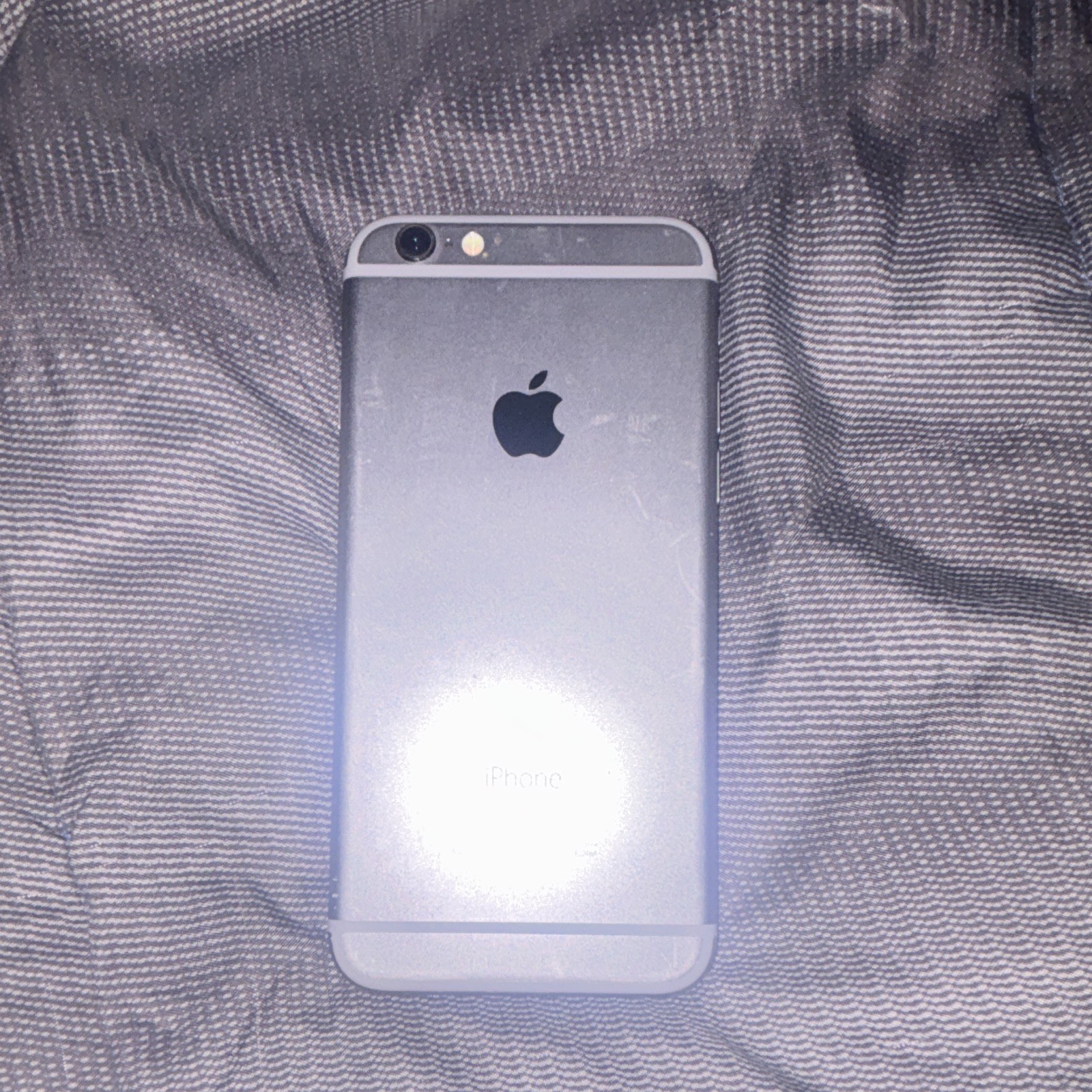 Apple iPhone 6 Space Gray Bar Smartphone 8MP Camera Built-In Memory