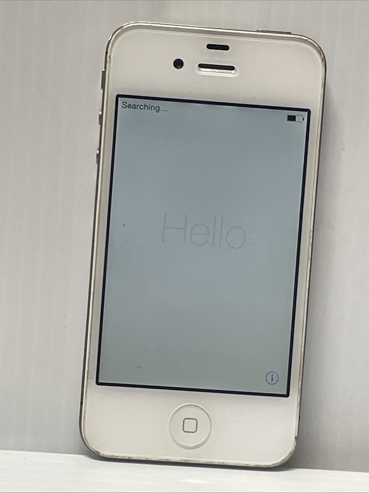 iPhone White Model # A1349 Powers on Factory Reset *Apple ID Required