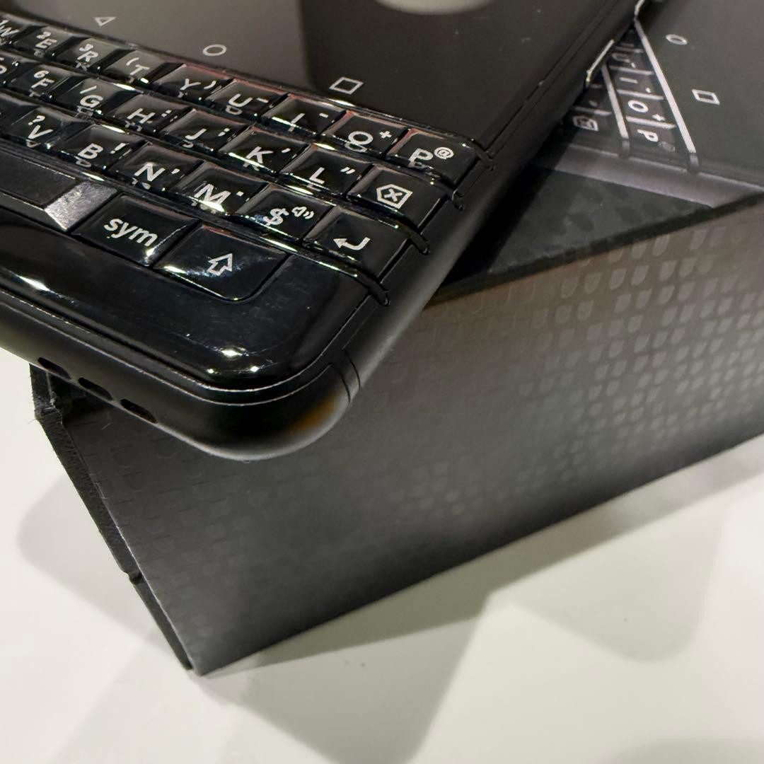 BlackBerry KEYone BBB100-7 64GB SIM Free Android Smartphone Black