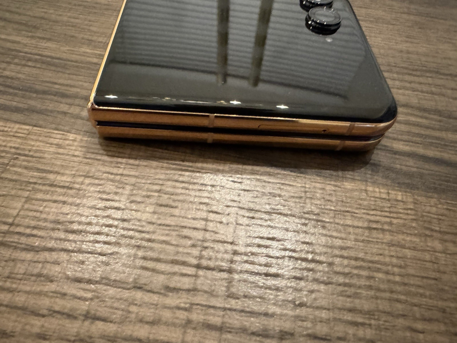 Motorola RAZR Plus 5G (2025) XT2557-3 256GB Gold Unlocked open Box
