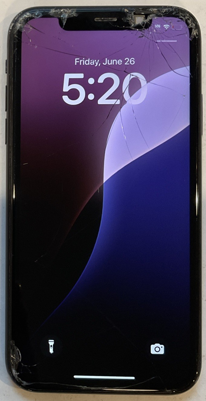 GSM UNLOCKED iPhone XR, 64GB A1984 MT302LL/A WITH CRACKED DIGITIZER FOR REPAIR