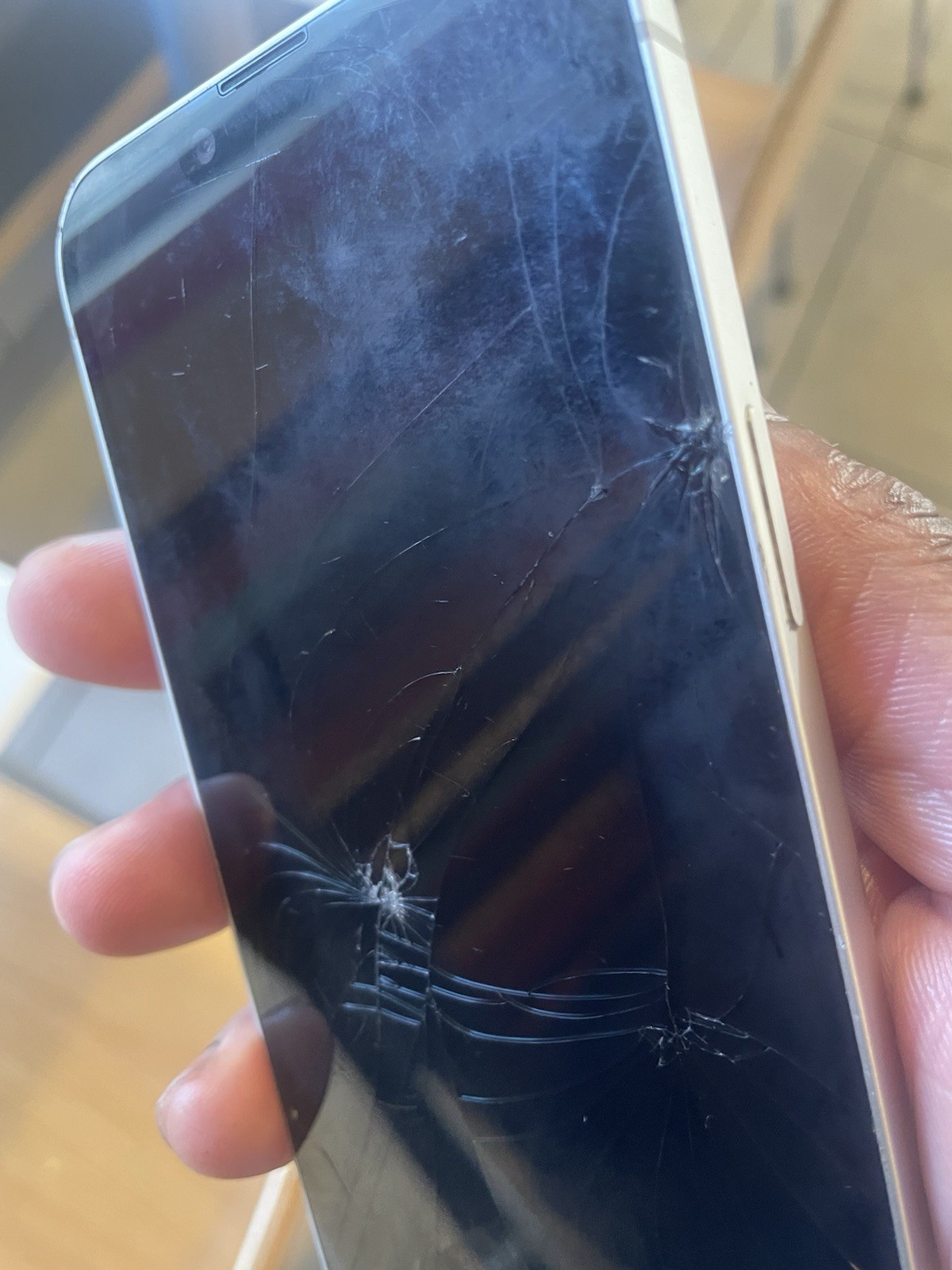 Apple iPhone 16e 128GB/ FOR PARTS