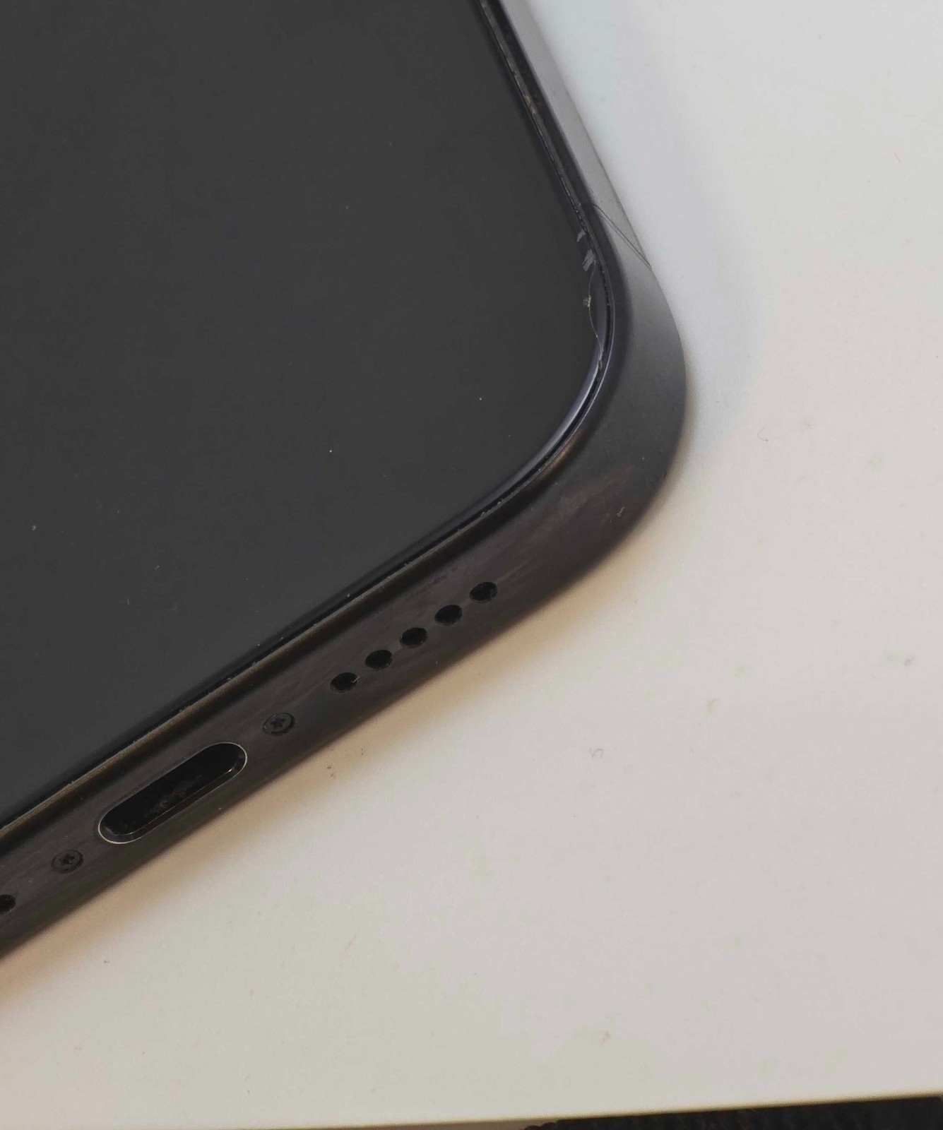 Apple iPhone 15 Pro 128GB Black Titanium | Unlocked | Minor Screen Issue
