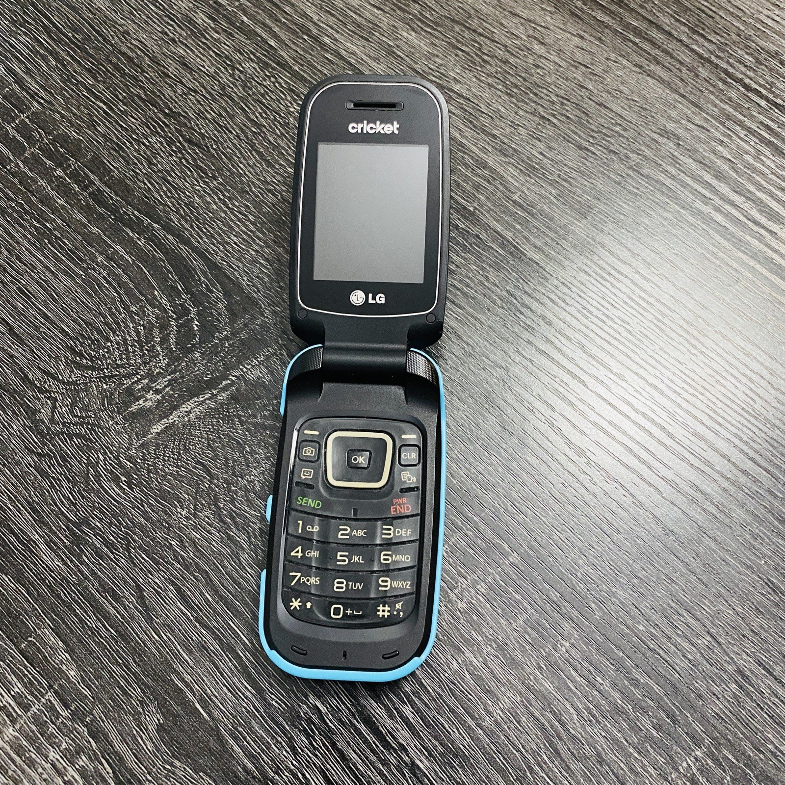 LG True B460 – Black and Gray ( Cricket ) Rare Cellular Flip Phone Works