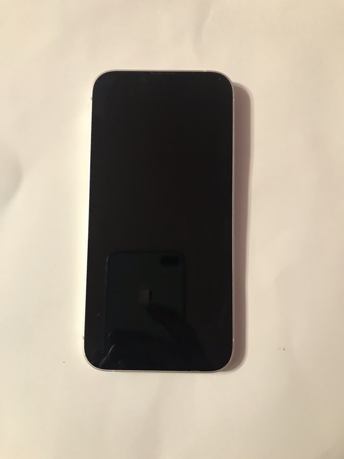 iphone 14 color starlight (white) , brand new without box.