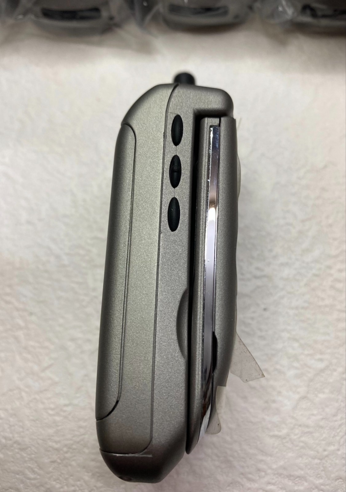 Motorola V998 Unlocked 2G GSM900/1800 V998 Cellphone One-year warranty