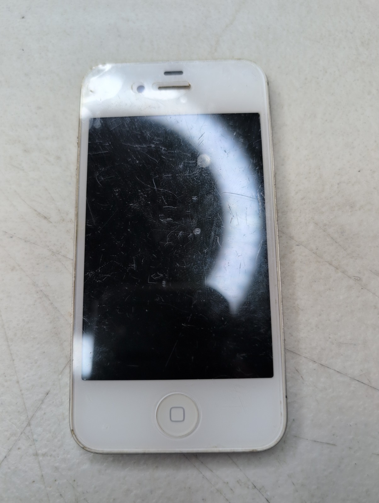 Apple iPhone 4 CDMA A1349 White Verizon Smartphone – For Parts/Repair – No Power