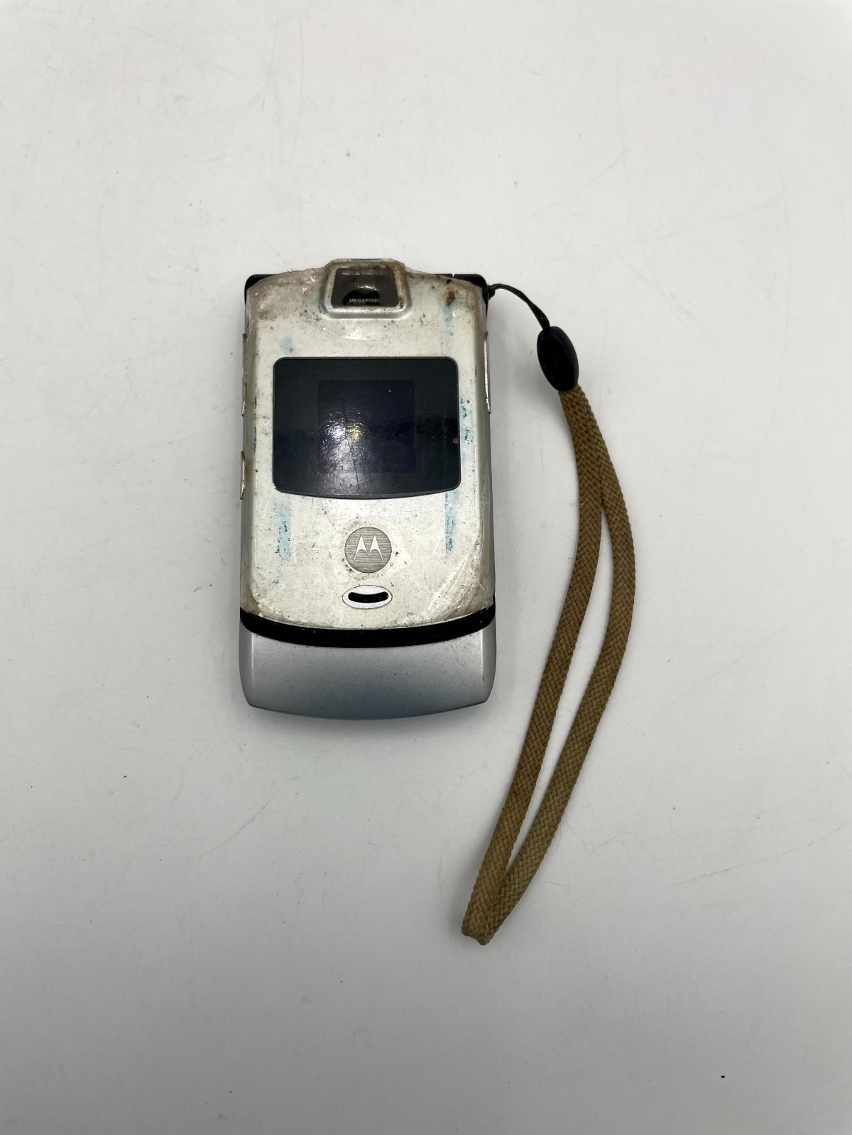 Motorola Flip Cell Phone Silver & Black 2.2″ Color Screen Micro USB with Battery