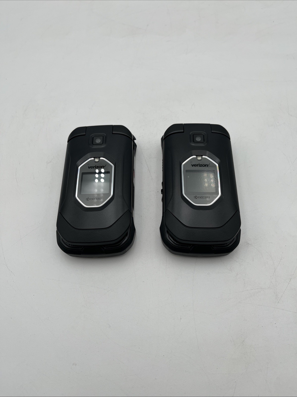 Lot of 2 Kyocera DuraXV Extreme+ Plus E4811 Rugged LTE Phones Tested Working