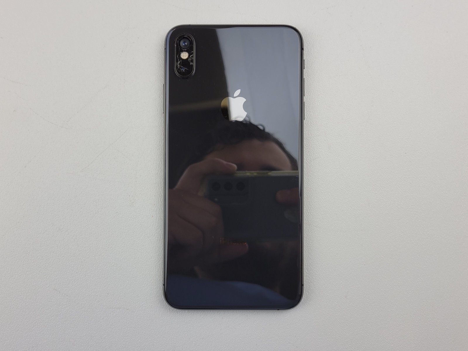Apple iPhone XS Max (A1921) 64GB (Unlocked) – *DAMAGED* – Clean IMEI – H8021
