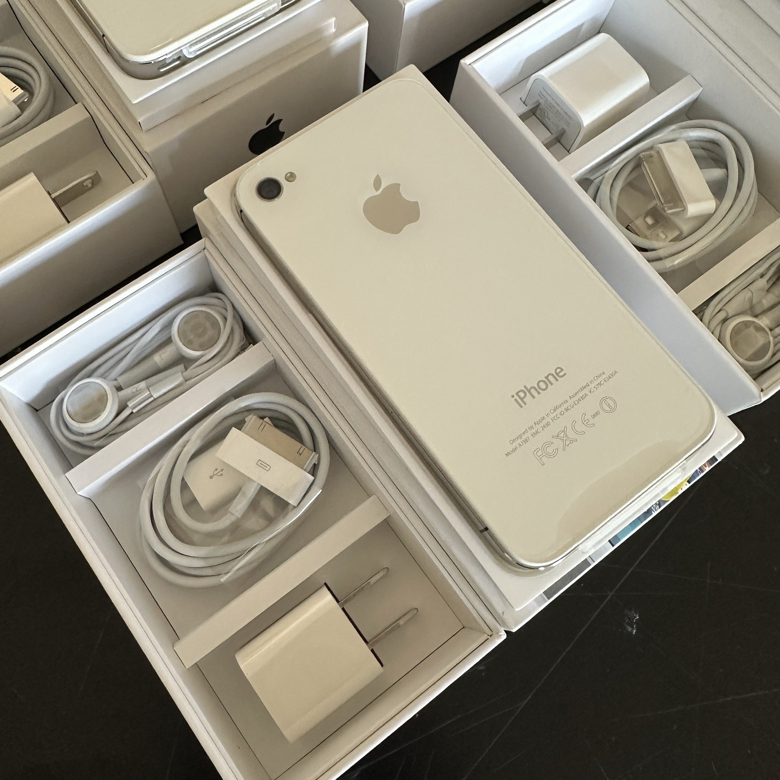 Apple iPhone 4s 16GB White A1387 Smartphone – New Open Box – Sold Individually